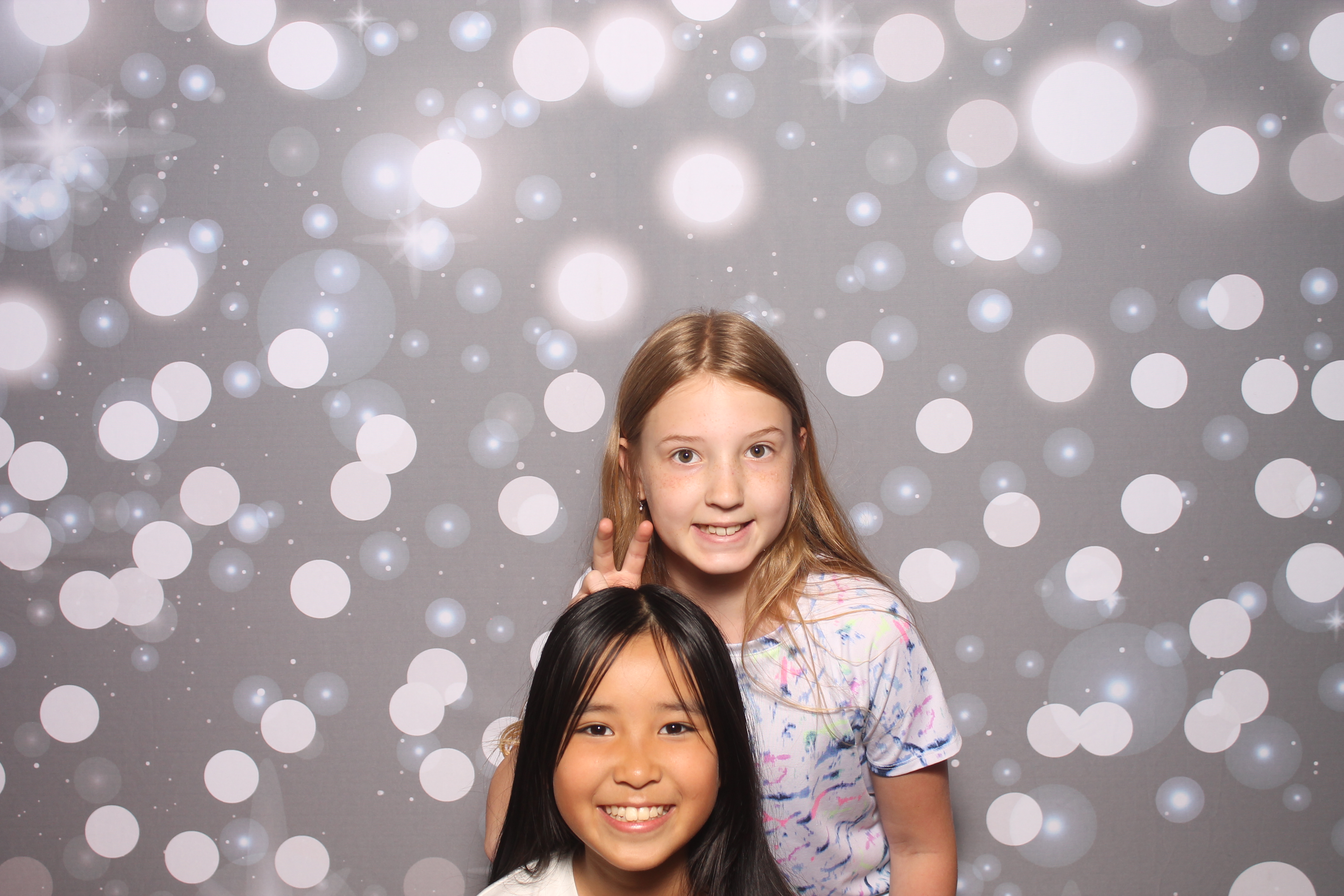 4th Grade Celebration | View more photos from the event at gallery.photoboothcincy.com/u/PhotoBoothCincy/4th-Grade-Celebration
