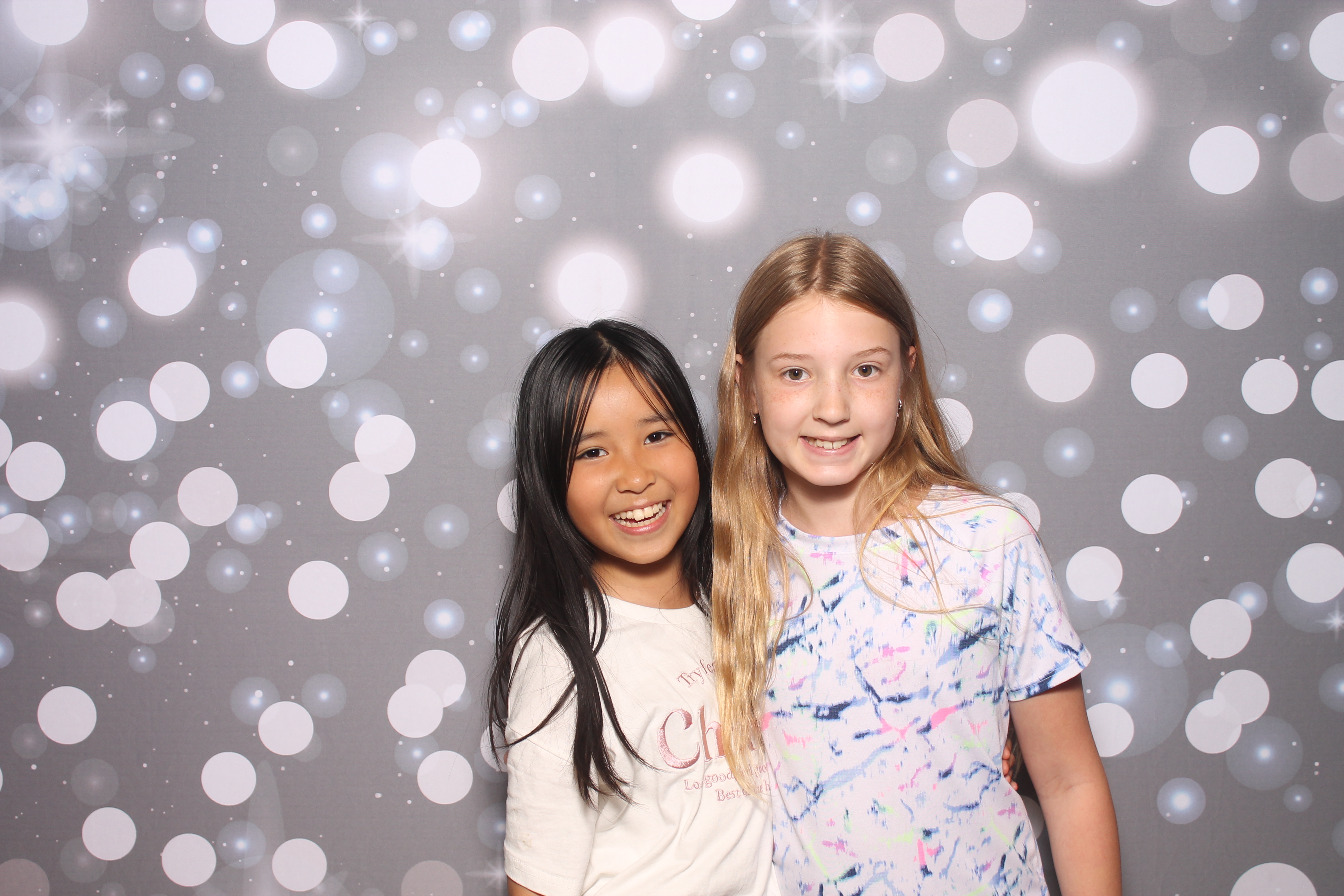 4th Grade Celebration | View more photos from the event at gallery.photoboothcincy.com/u/PhotoBoothCincy/4th-Grade-Celebration