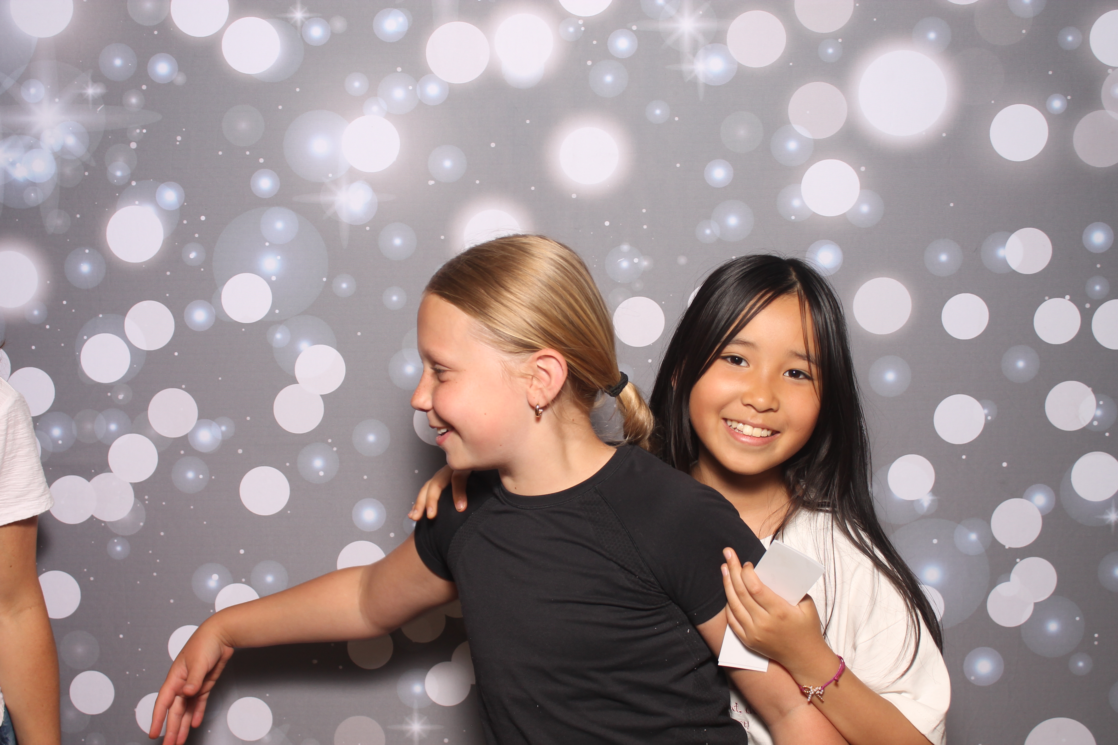 4th Grade Celebration | View more photos from the event at gallery.photoboothcincy.com/u/PhotoBoothCincy/4th-Grade-Celebration