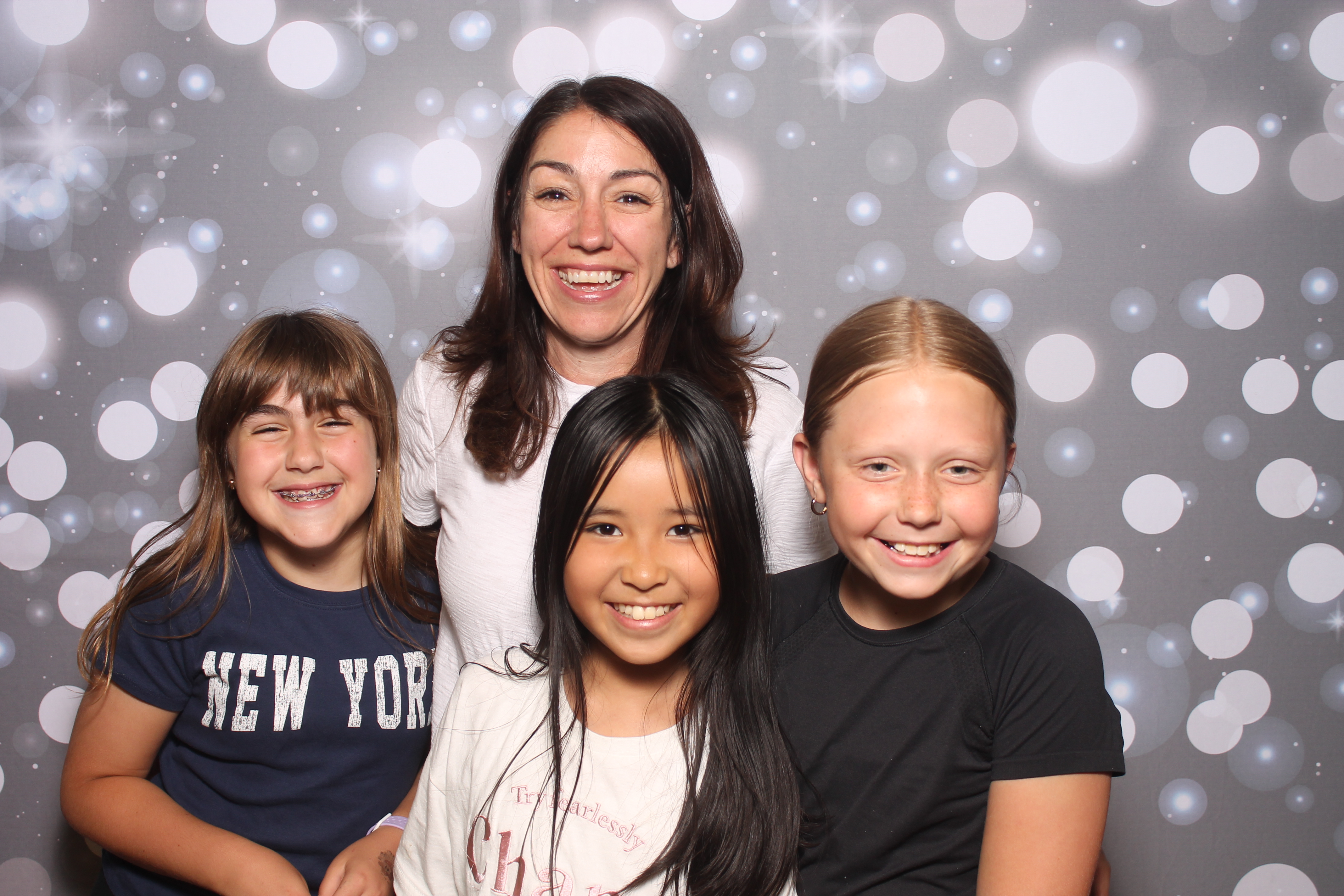 4th Grade Celebration | View more photos from the event at gallery.photoboothcincy.com/u/PhotoBoothCincy/4th-Grade-Celebration