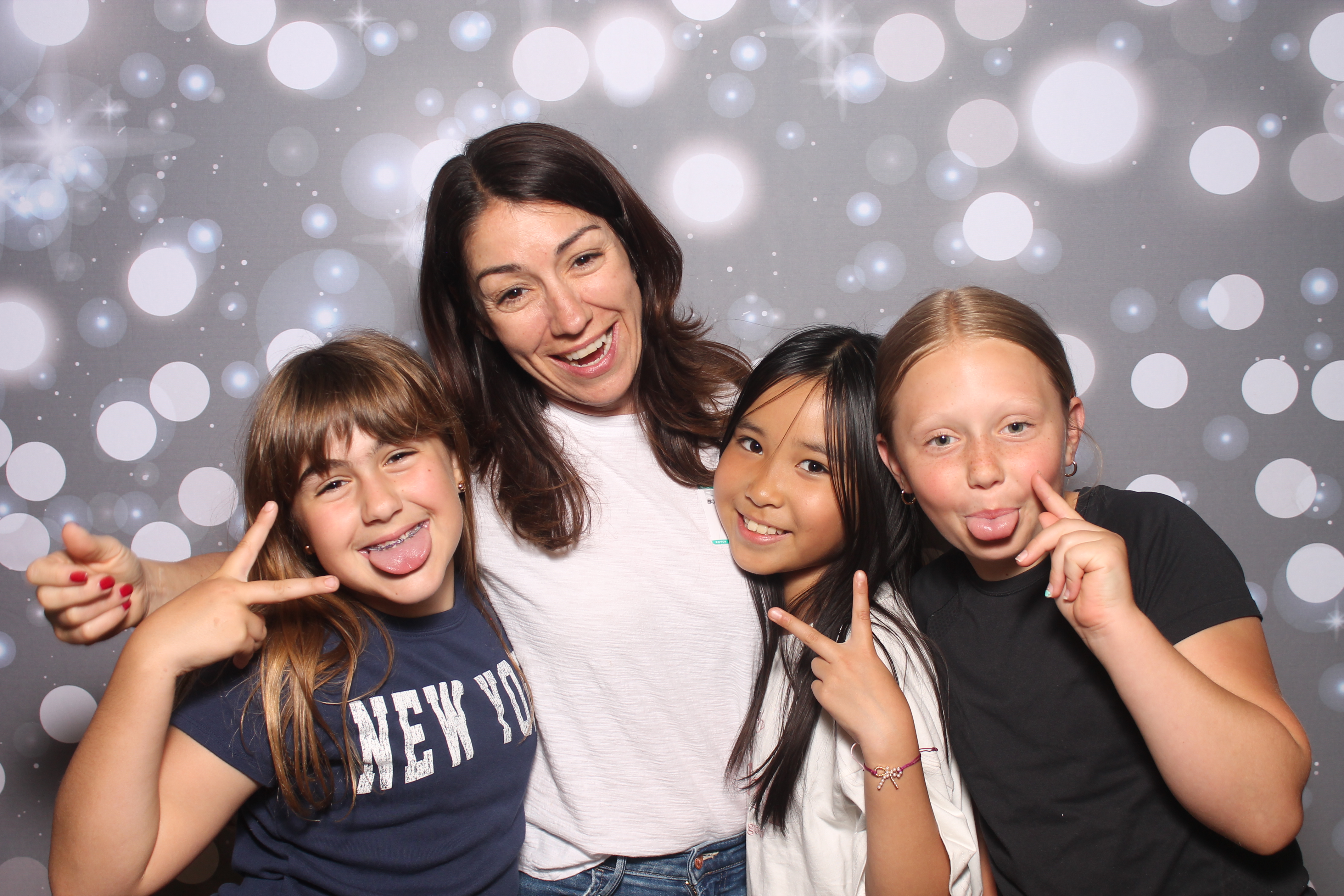 4th Grade Celebration | View more photos from the event at gallery.photoboothcincy.com/u/PhotoBoothCincy/4th-Grade-Celebration
