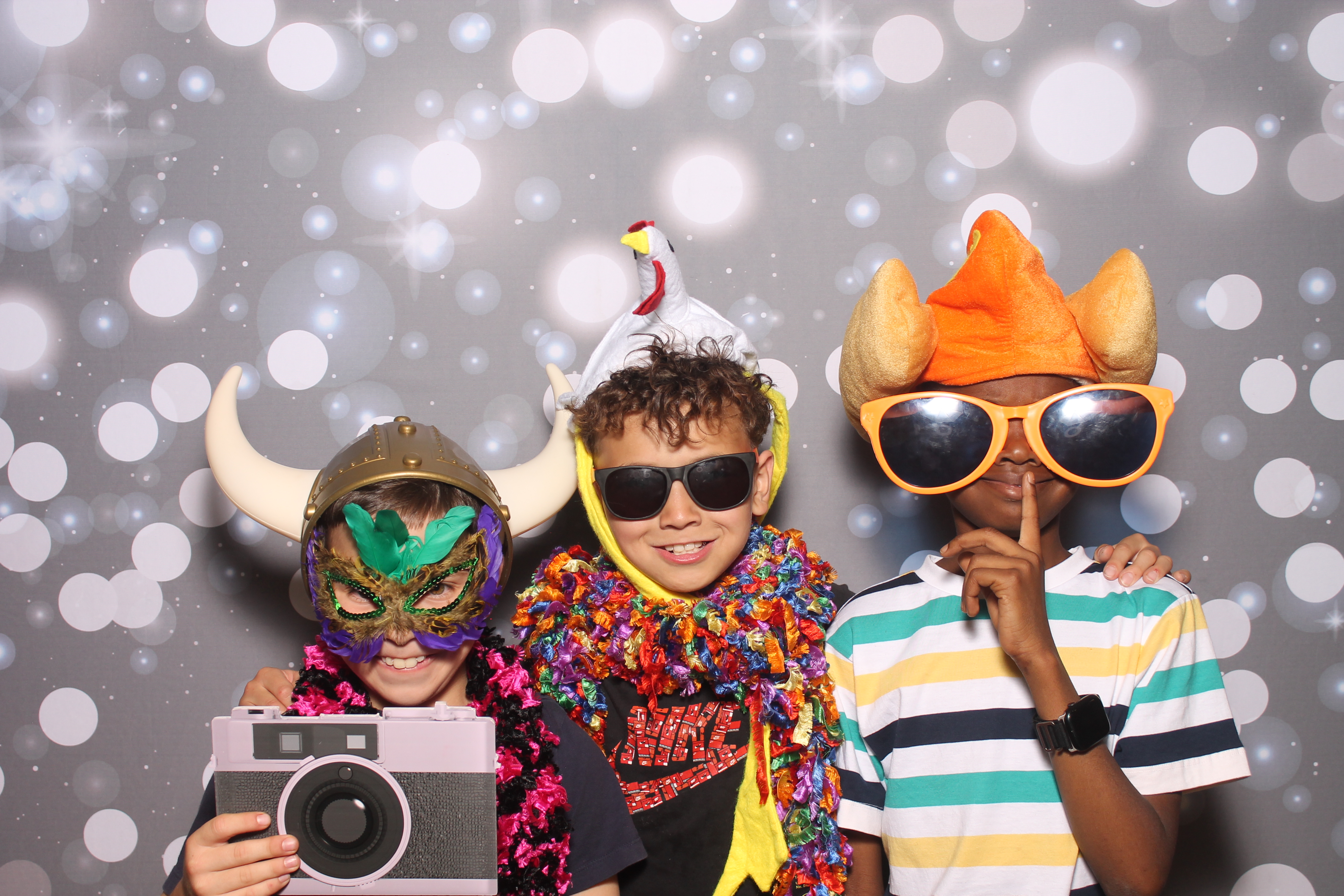 4th Grade Celebration | View more photos from the event at gallery.photoboothcincy.com/u/PhotoBoothCincy/4th-Grade-Celebration