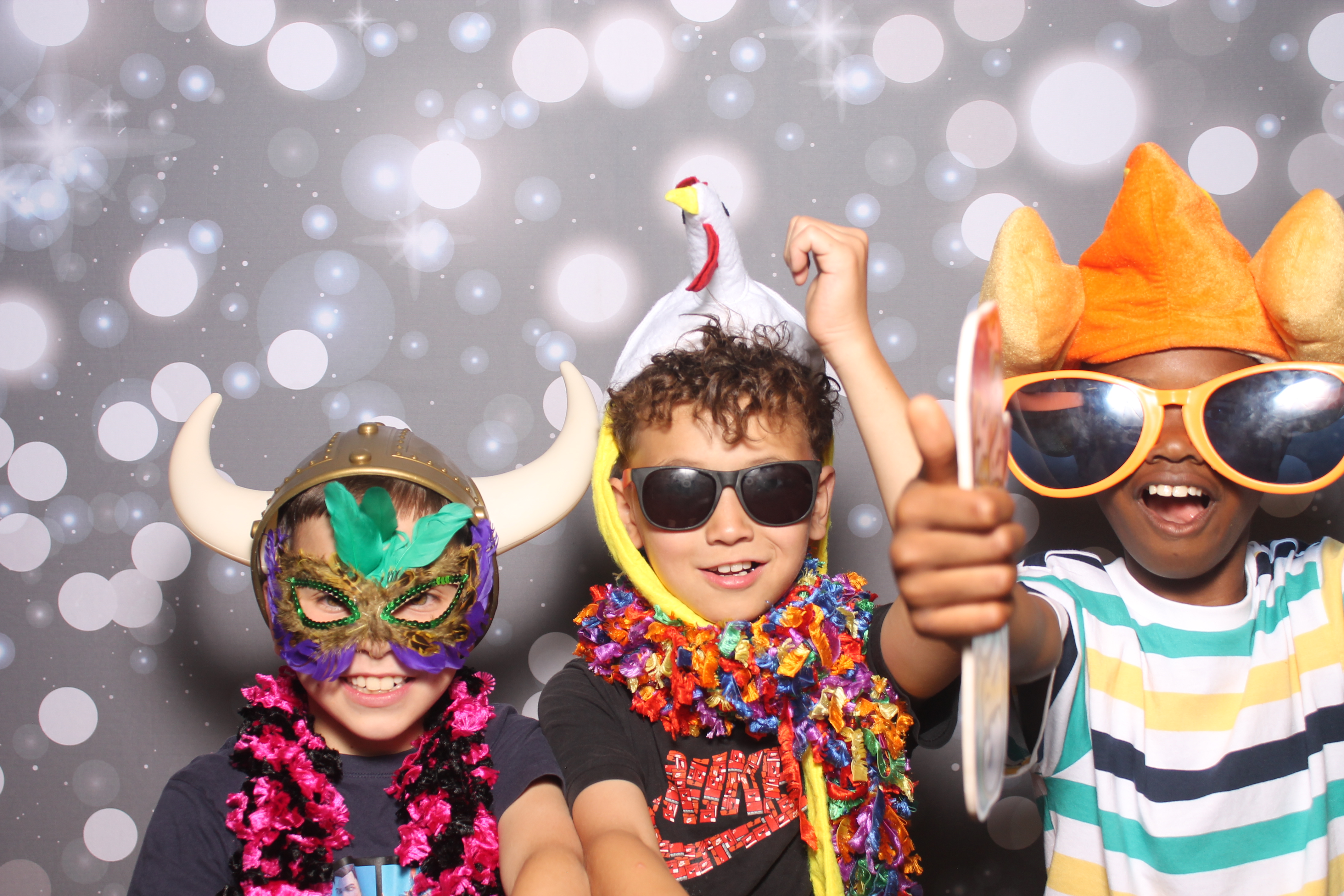 4th Grade Celebration | View more photos from the event at gallery.photoboothcincy.com/u/PhotoBoothCincy/4th-Grade-Celebration
