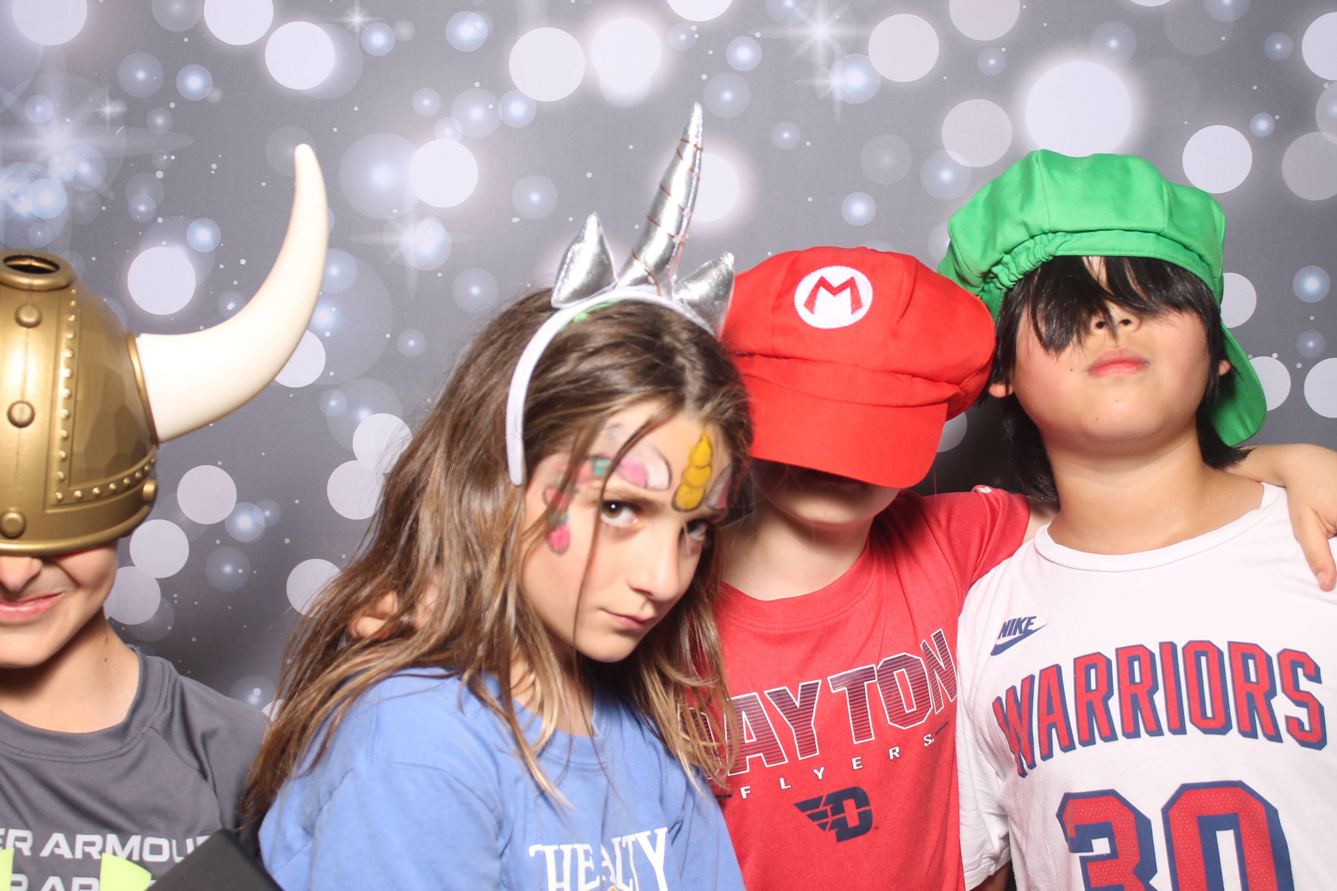 4th Grade Celebration | View more photos from the event at gallery.photoboothcincy.com/u/PhotoBoothCincy/4th-Grade-Celebration