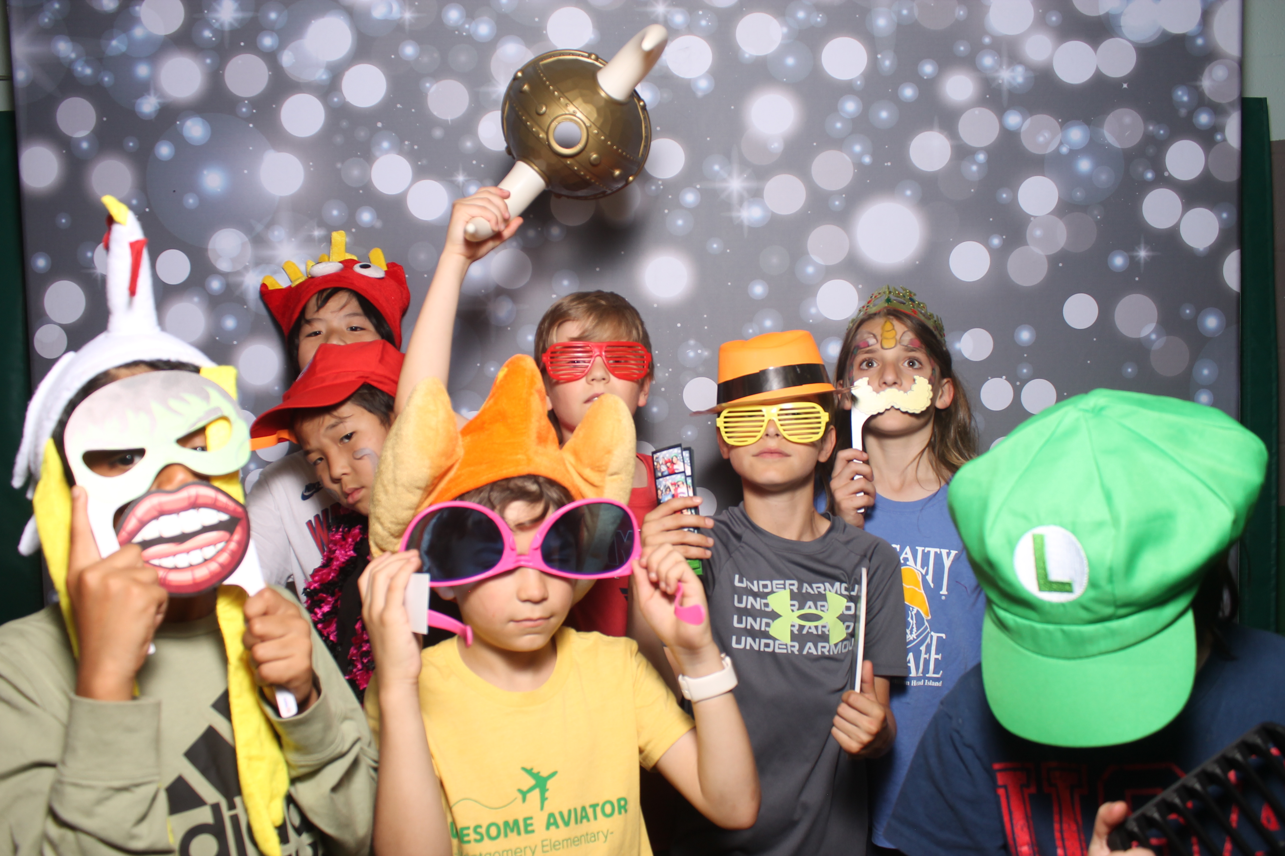 4th Grade Celebration | View more photos from the event at gallery.photoboothcincy.com/u/PhotoBoothCincy/4th-Grade-Celebration