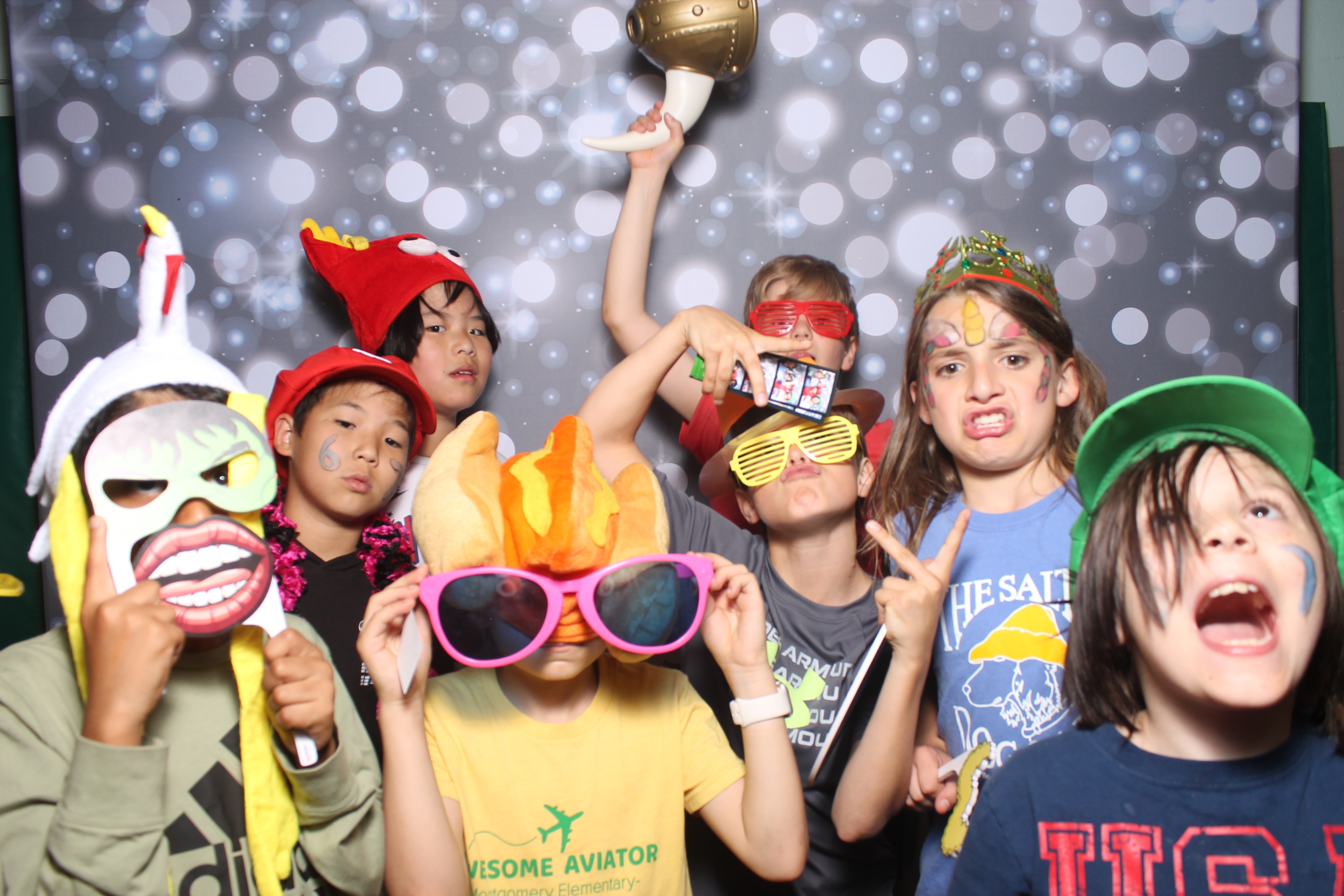 4th Grade Celebration | View more photos from the event at gallery.photoboothcincy.com/u/PhotoBoothCincy/4th-Grade-Celebration