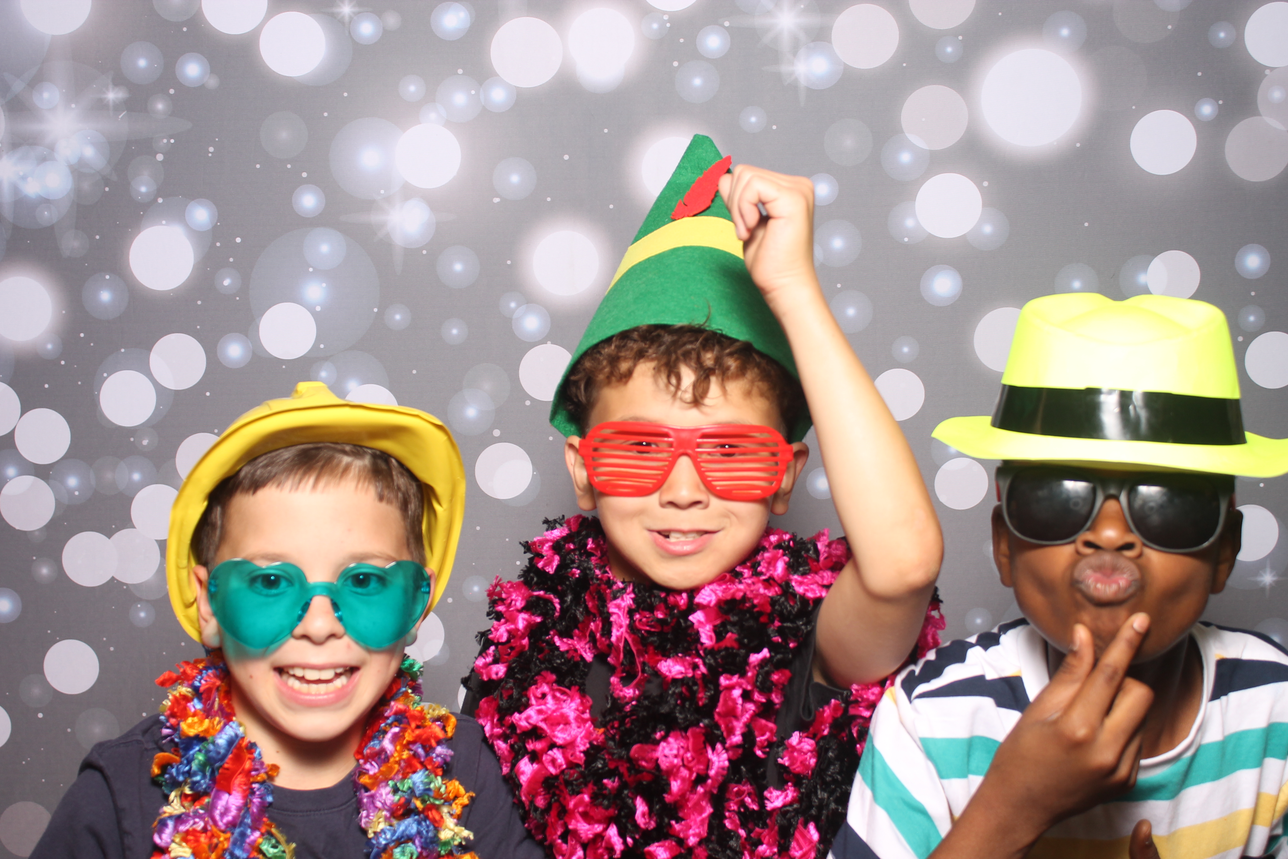 4th Grade Celebration | View more photos from the event at gallery.photoboothcincy.com/u/PhotoBoothCincy/4th-Grade-Celebration