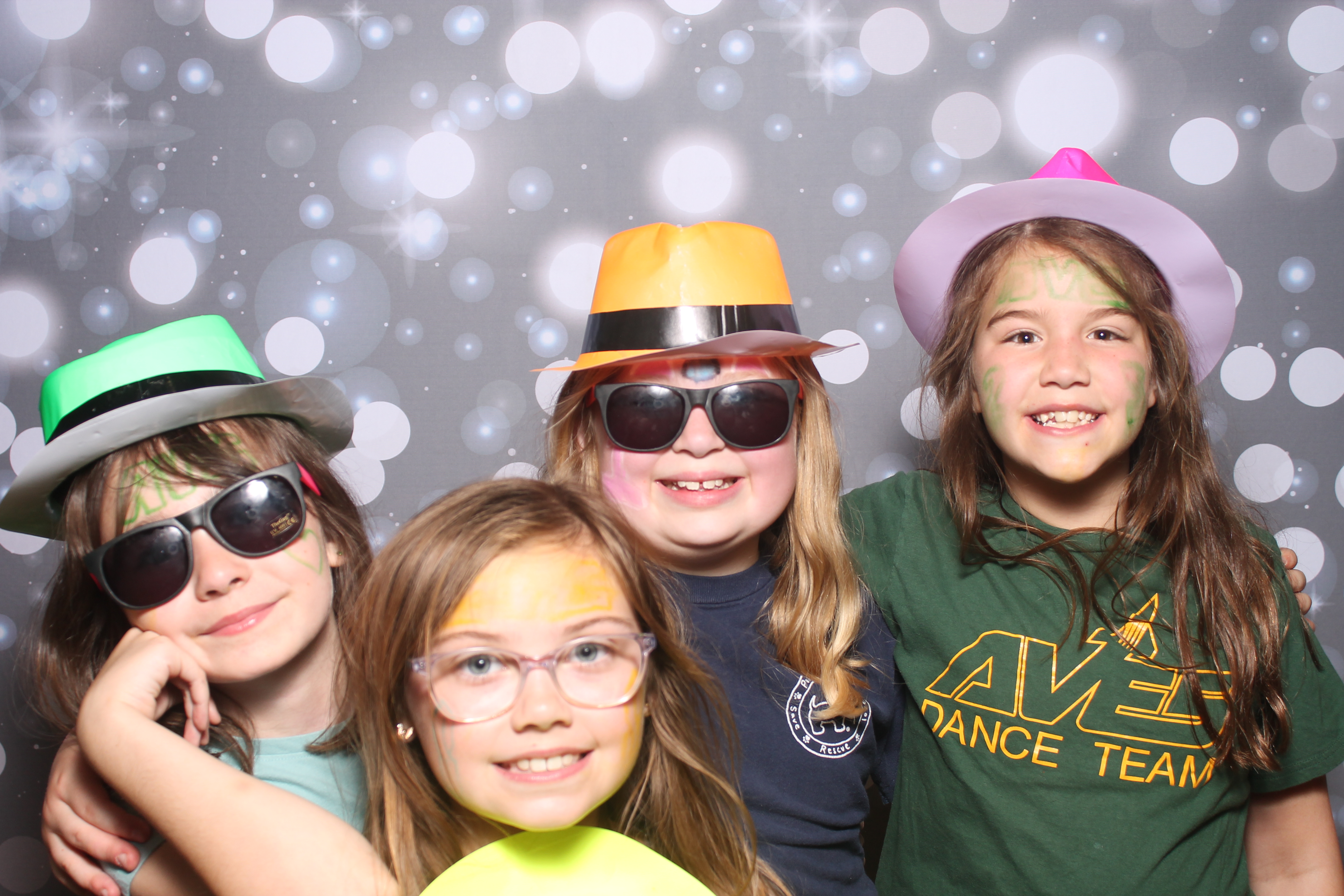 4th Grade Celebration | View more photos from the event at gallery.photoboothcincy.com/u/PhotoBoothCincy/4th-Grade-Celebration