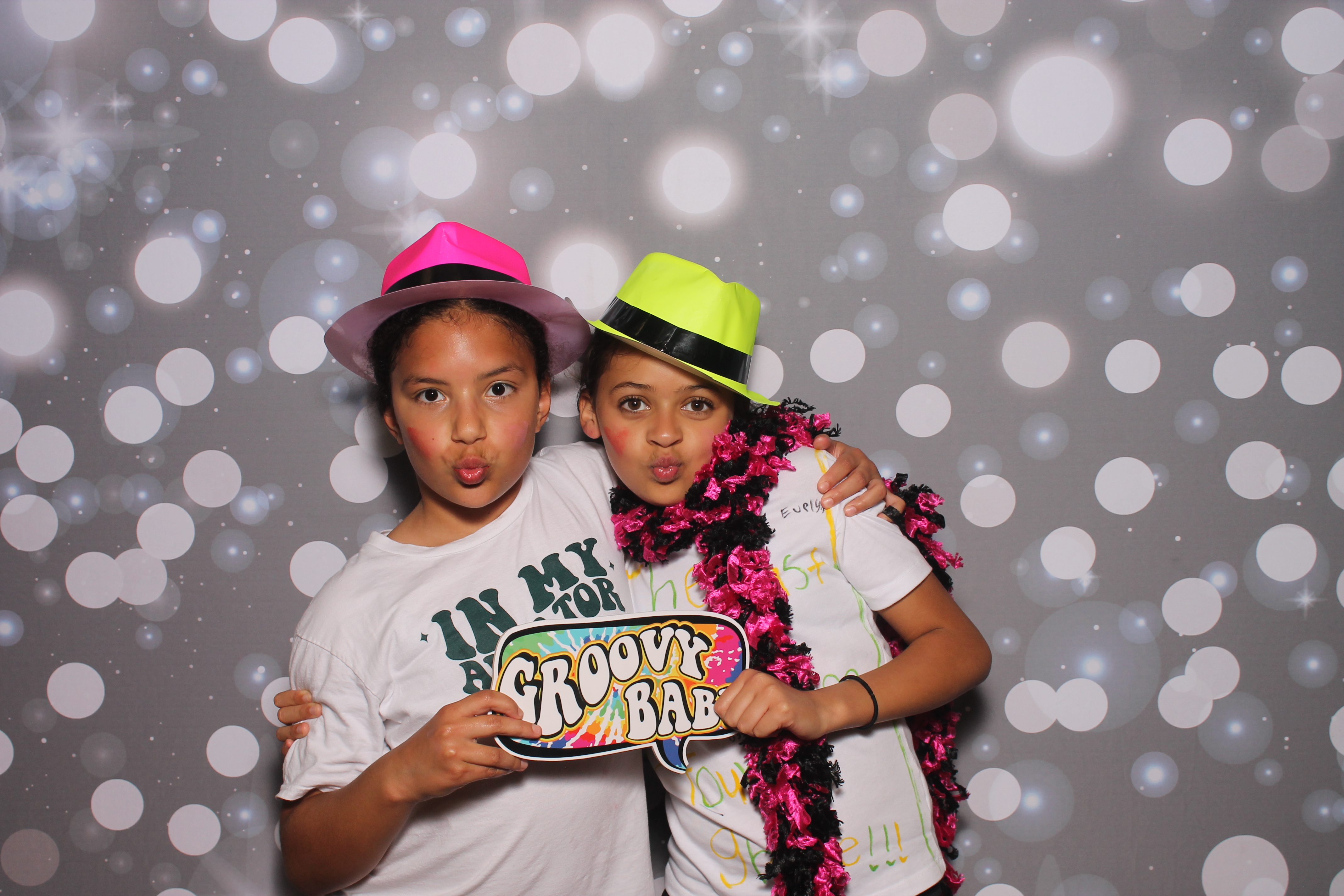 4th Grade Celebration | View more photos from the event at gallery.photoboothcincy.com/u/PhotoBoothCincy/4th-Grade-Celebration