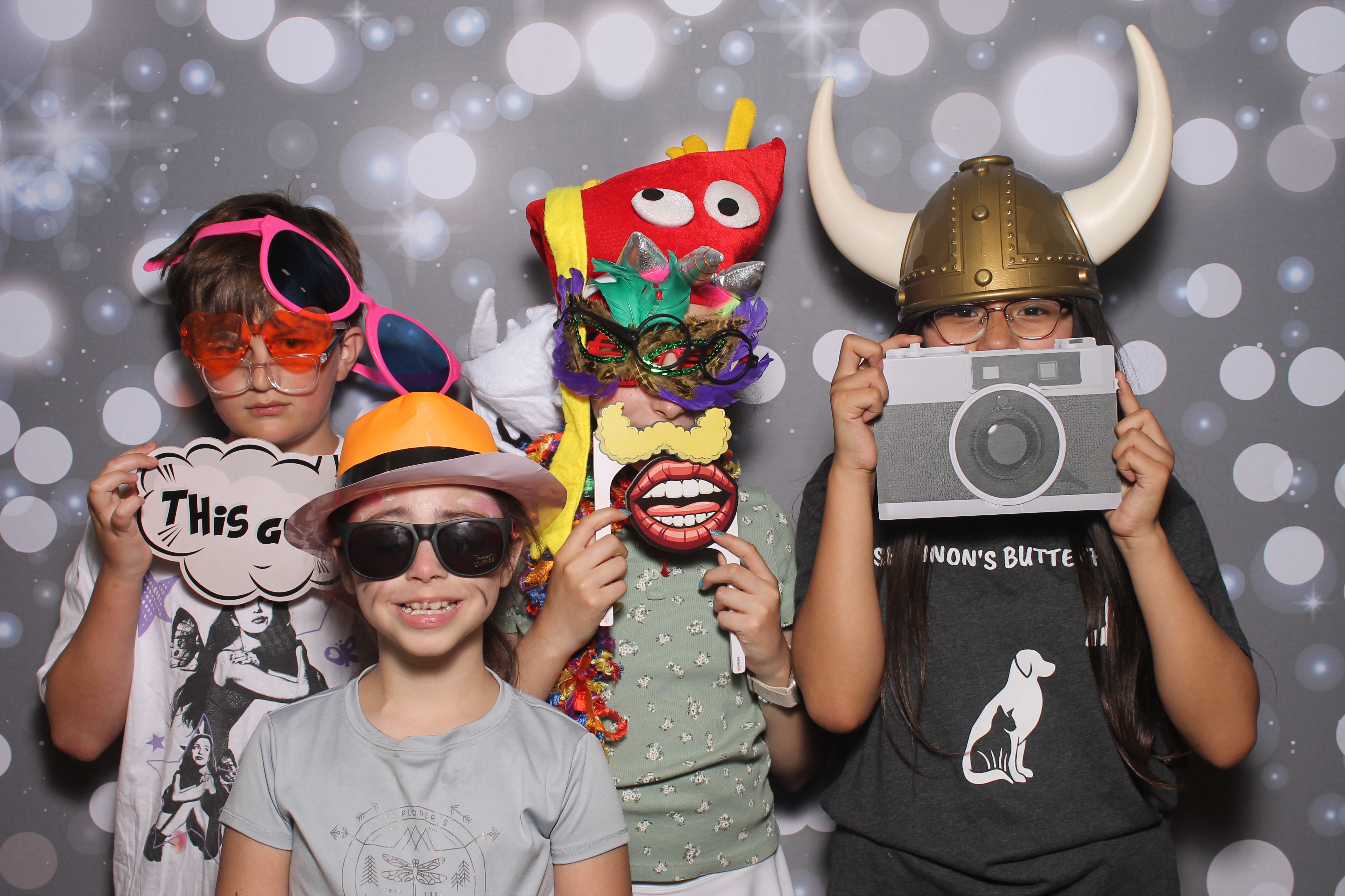 4th Grade Celebration | View more photos from the event at gallery.photoboothcincy.com/u/PhotoBoothCincy/4th-Grade-Celebration