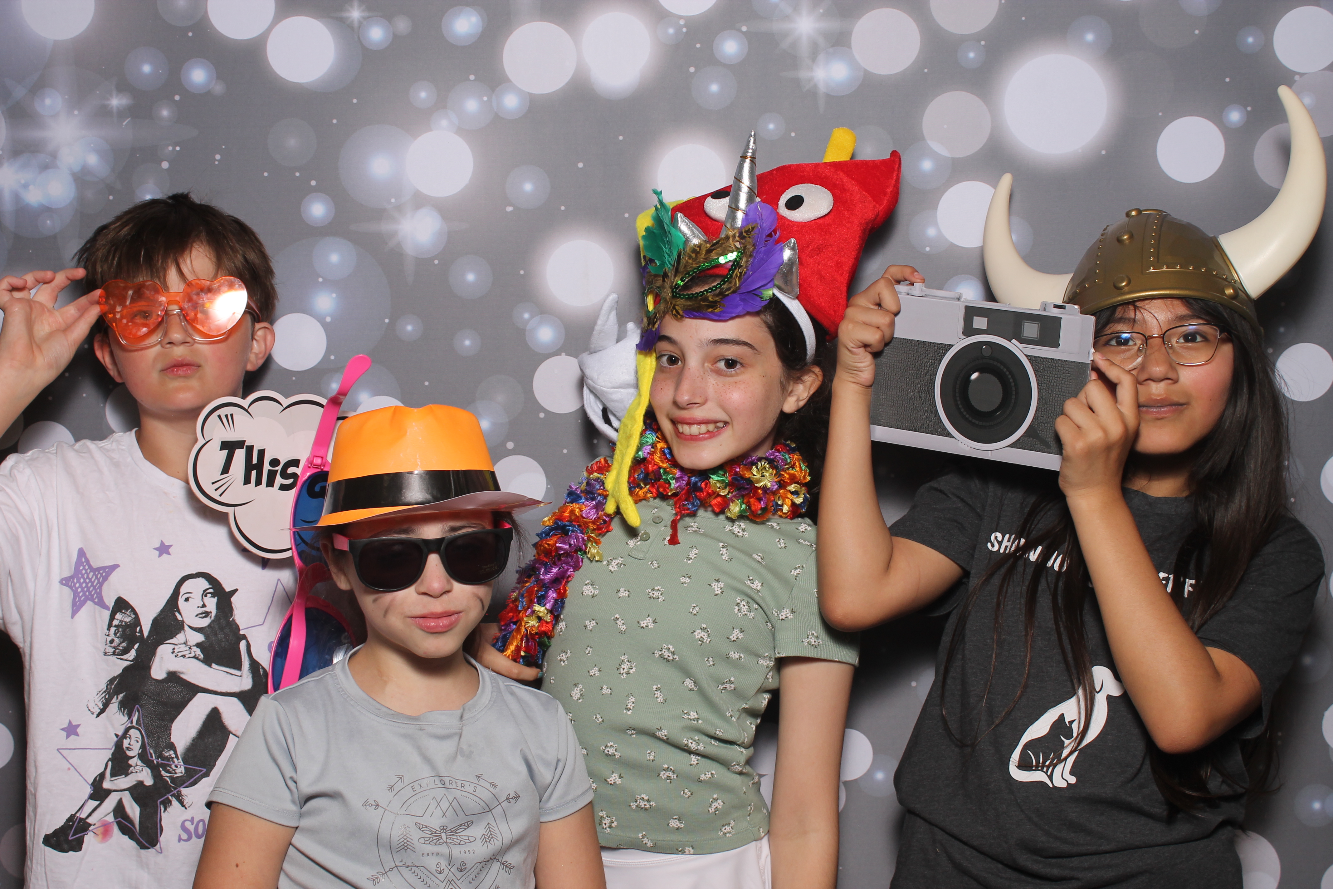 4th Grade Celebration | View more photos from the event at gallery.photoboothcincy.com/u/PhotoBoothCincy/4th-Grade-Celebration