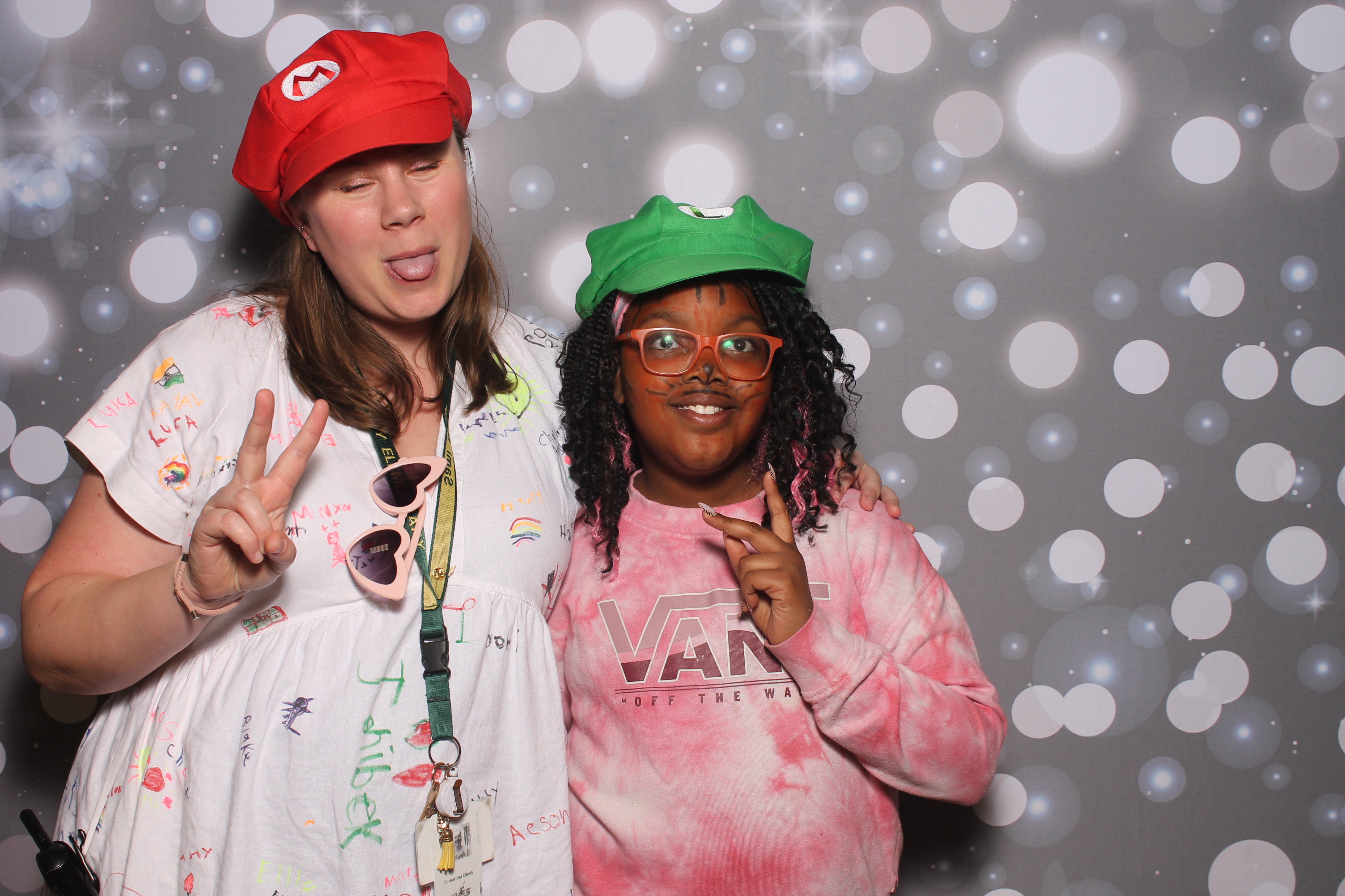 4th Grade Celebration | View more photos from the event at gallery.photoboothcincy.com/u/PhotoBoothCincy/4th-Grade-Celebration