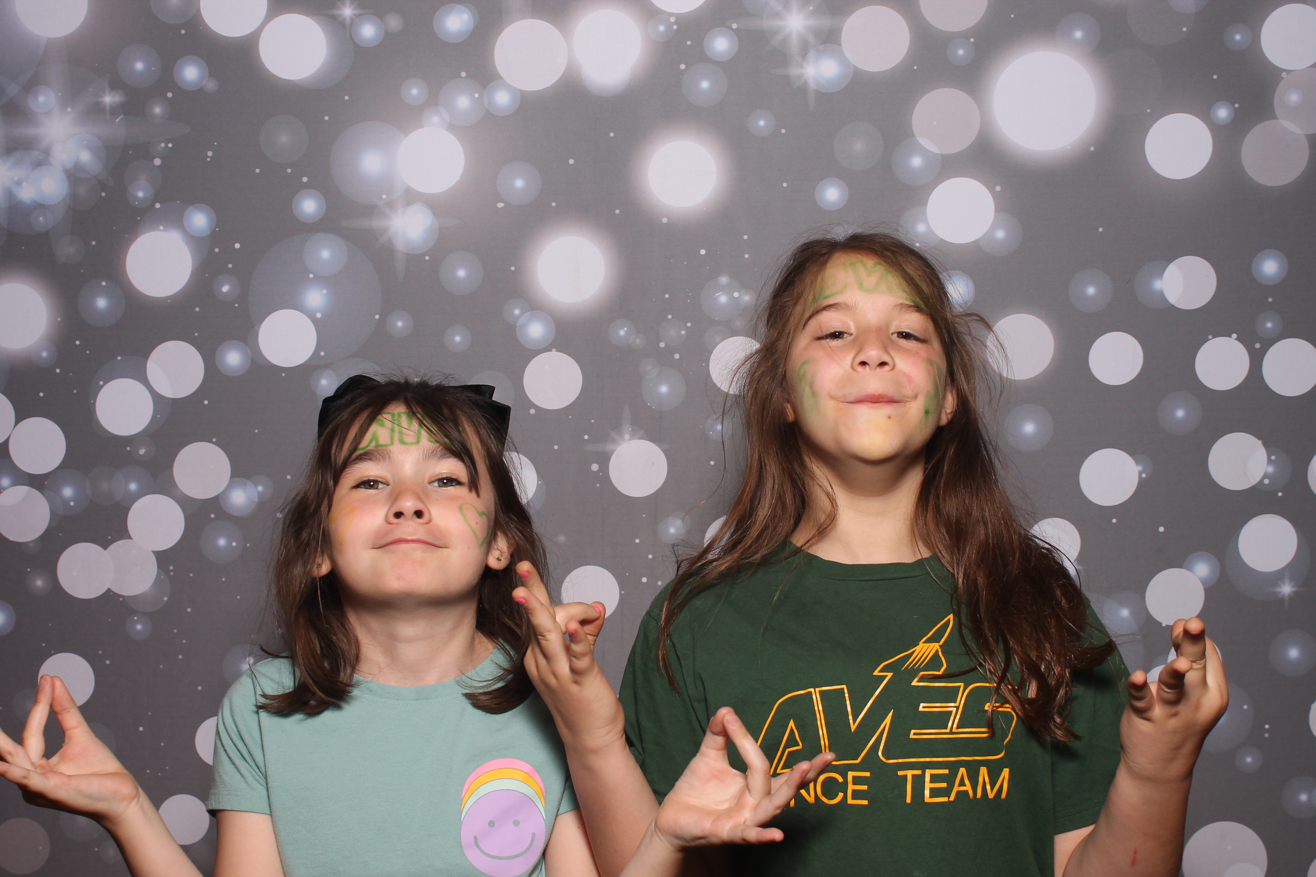 4th Grade Celebration | View more photos from the event at gallery.photoboothcincy.com/u/PhotoBoothCincy/4th-Grade-Celebration