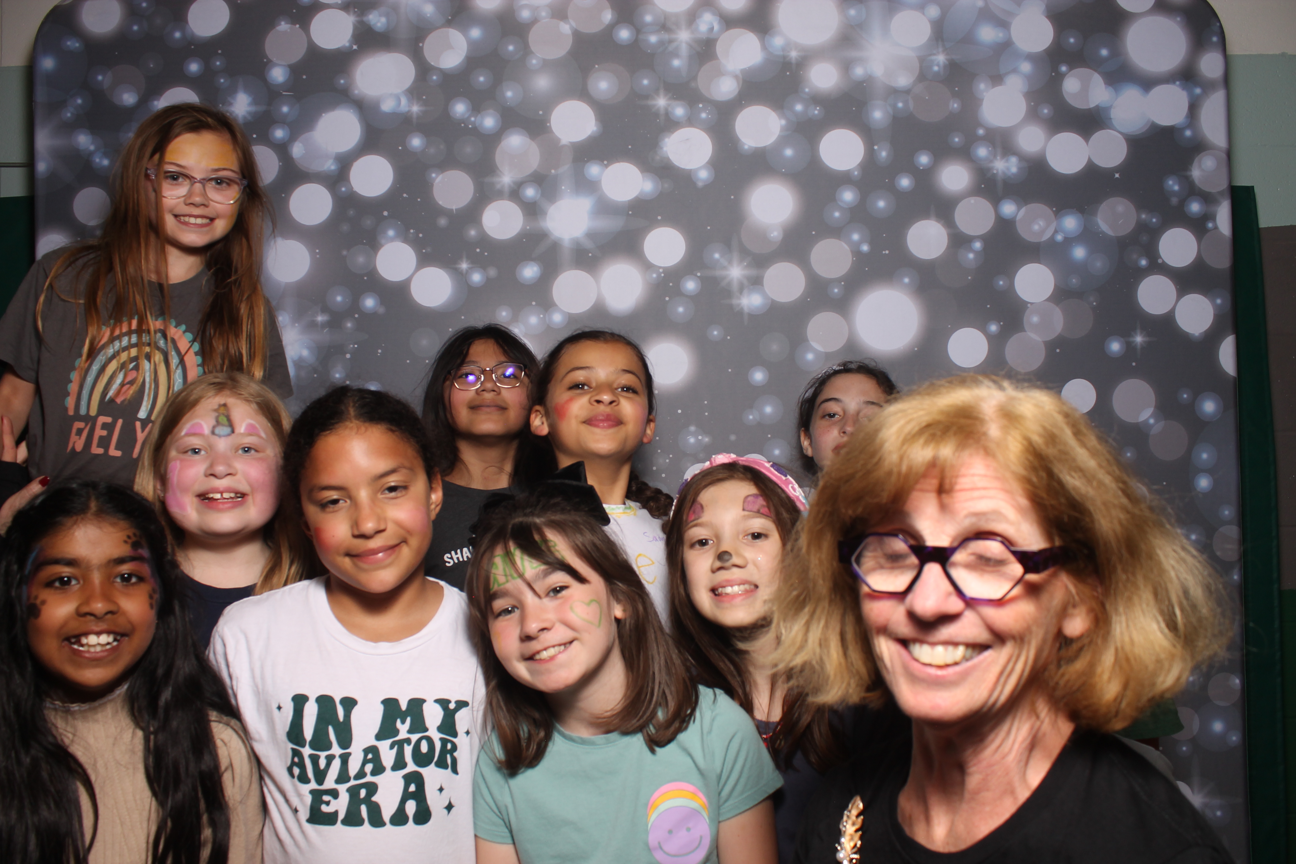 4th Grade Celebration | View more photos from the event at gallery.photoboothcincy.com/u/PhotoBoothCincy/4th-Grade-Celebration