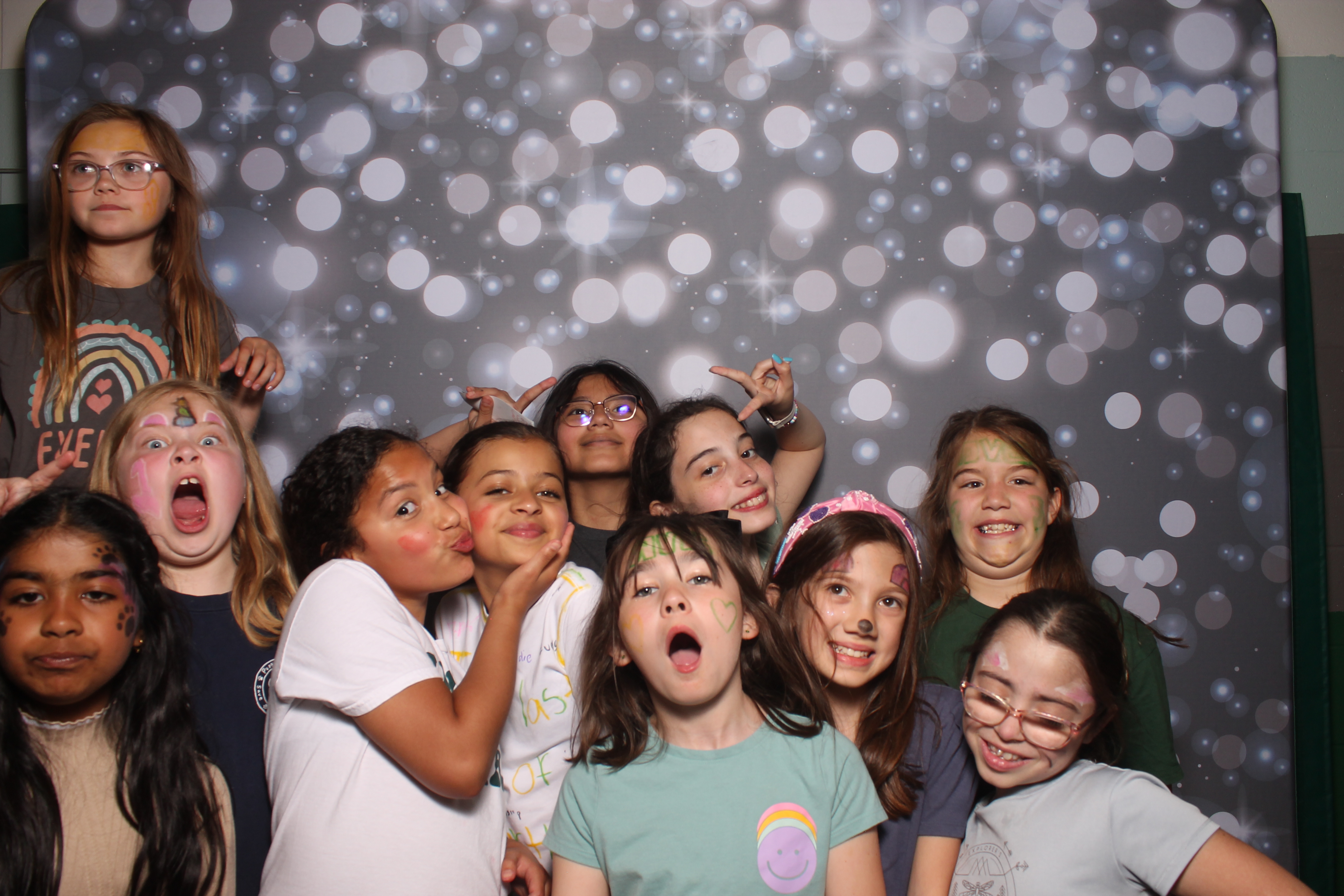 4th Grade Celebration | View more photos from the event at gallery.photoboothcincy.com/u/PhotoBoothCincy/4th-Grade-Celebration