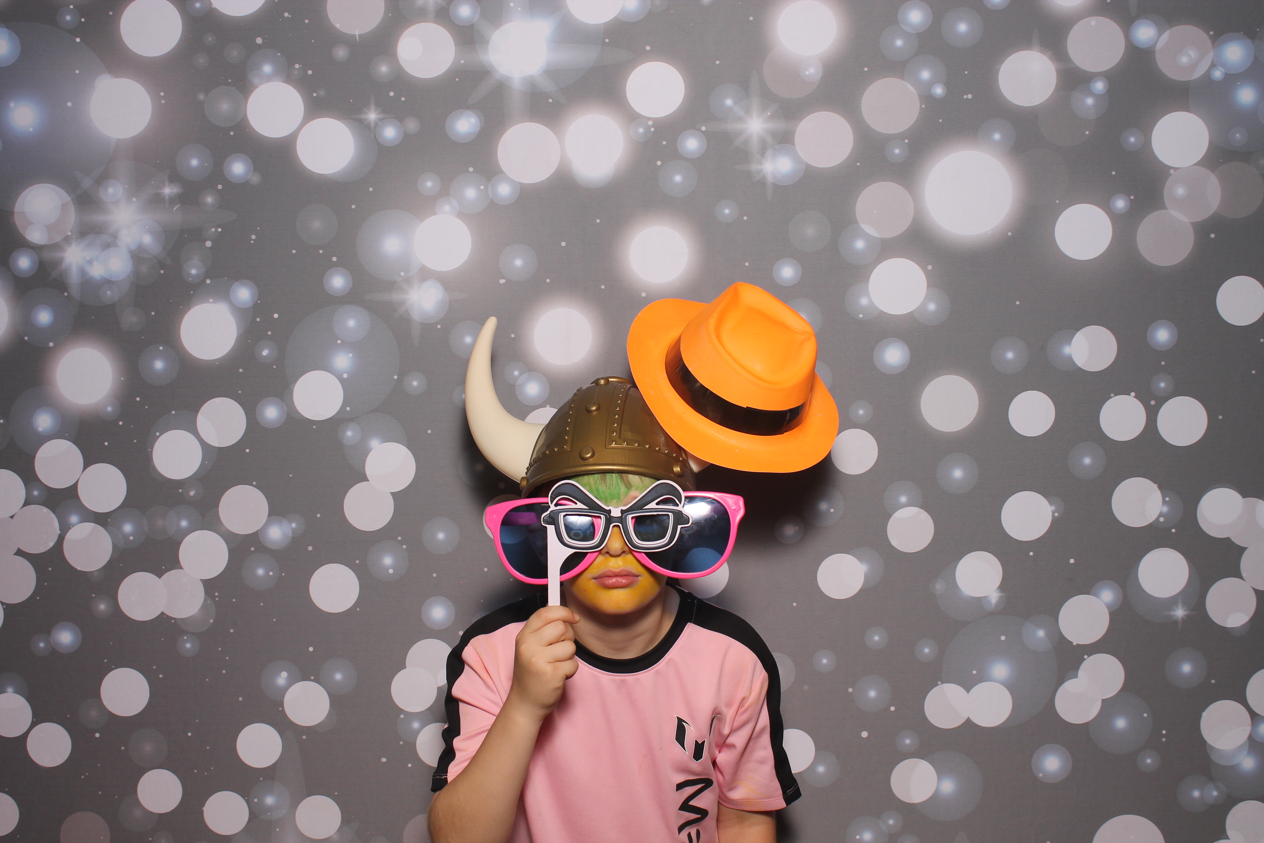 4th Grade Celebration | View more photos from the event at gallery.photoboothcincy.com/u/PhotoBoothCincy/4th-Grade-Celebration