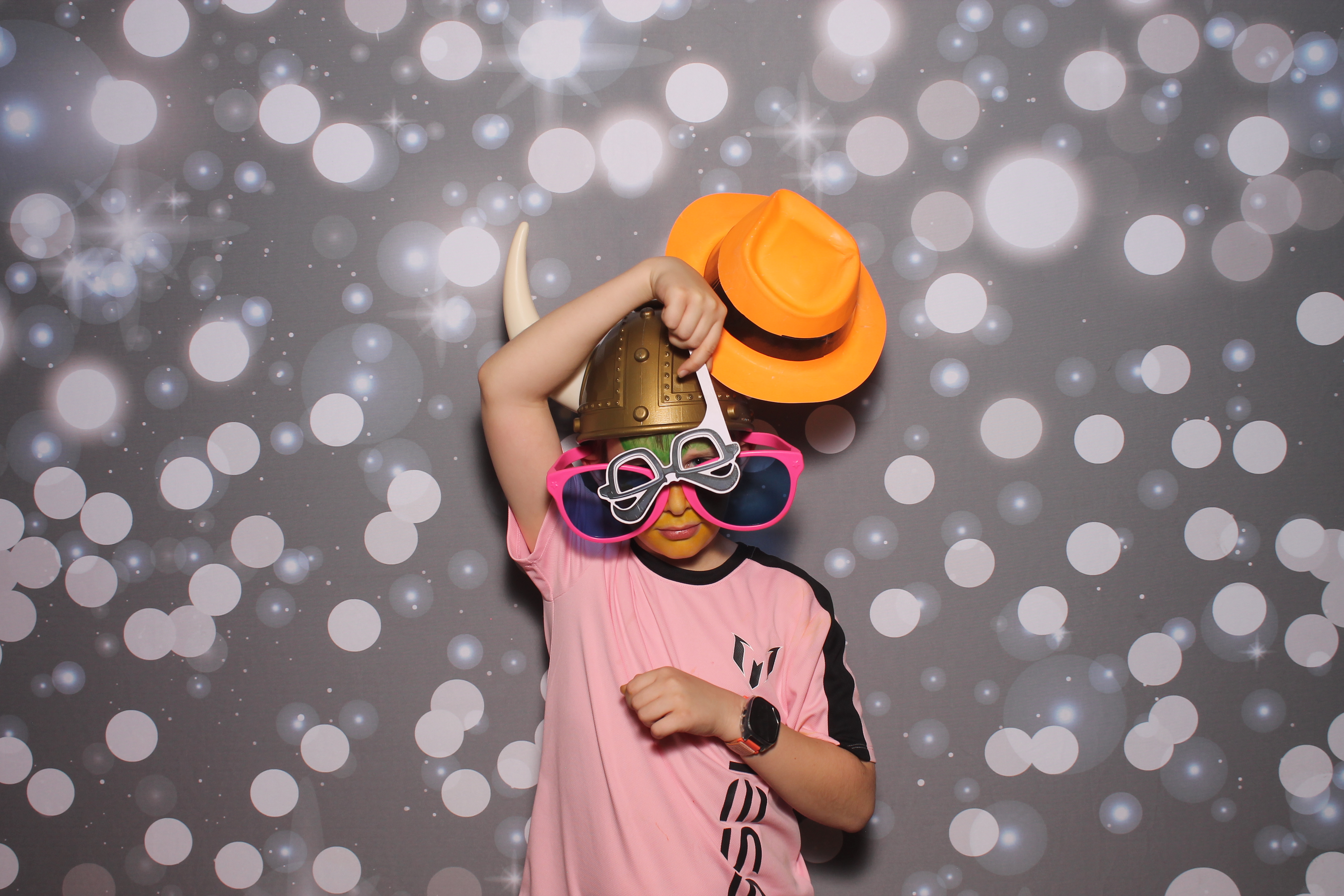 4th Grade Celebration | View more photos from the event at gallery.photoboothcincy.com/u/PhotoBoothCincy/4th-Grade-Celebration