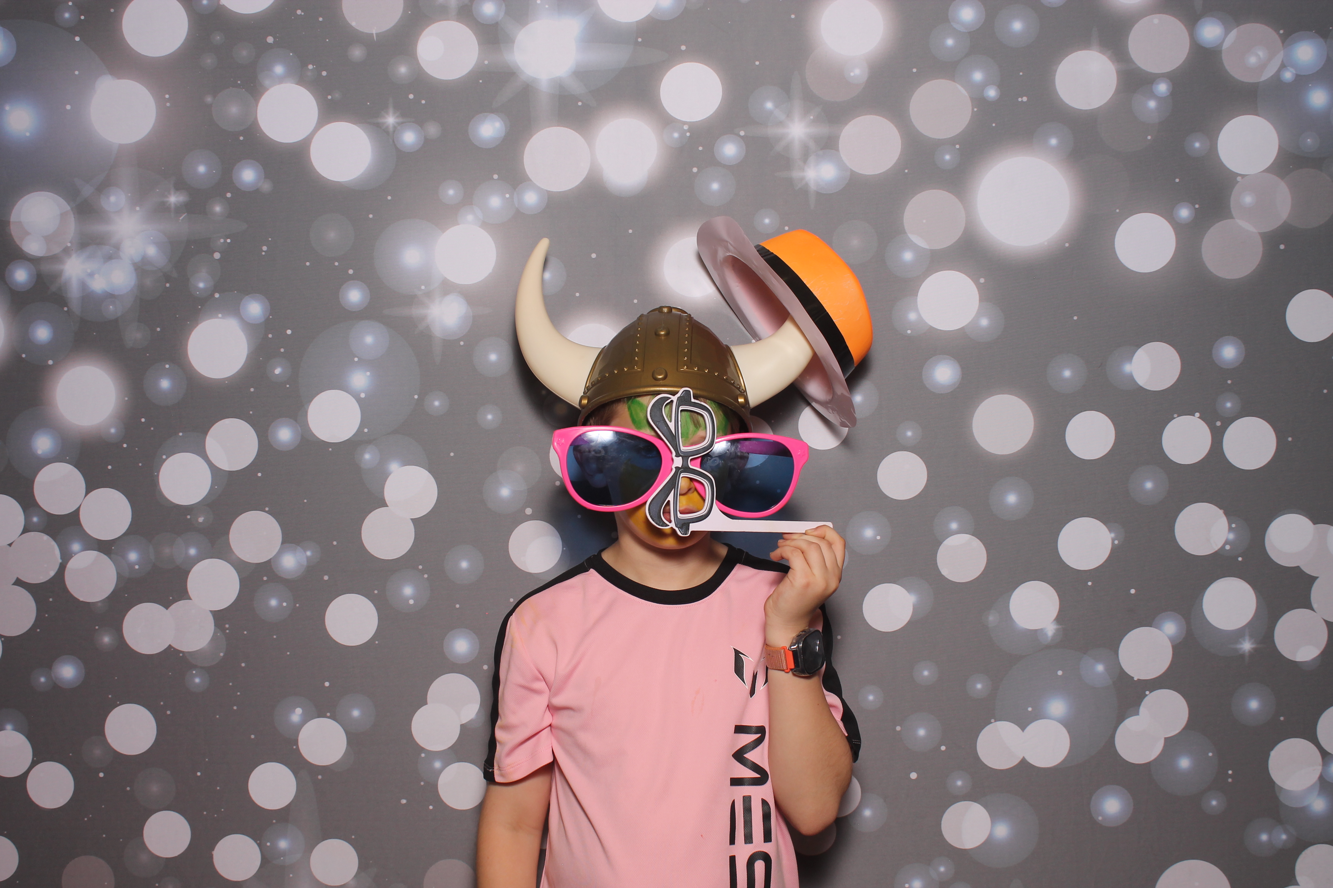 4th Grade Celebration | View more photos from the event at gallery.photoboothcincy.com/u/PhotoBoothCincy/4th-Grade-Celebration