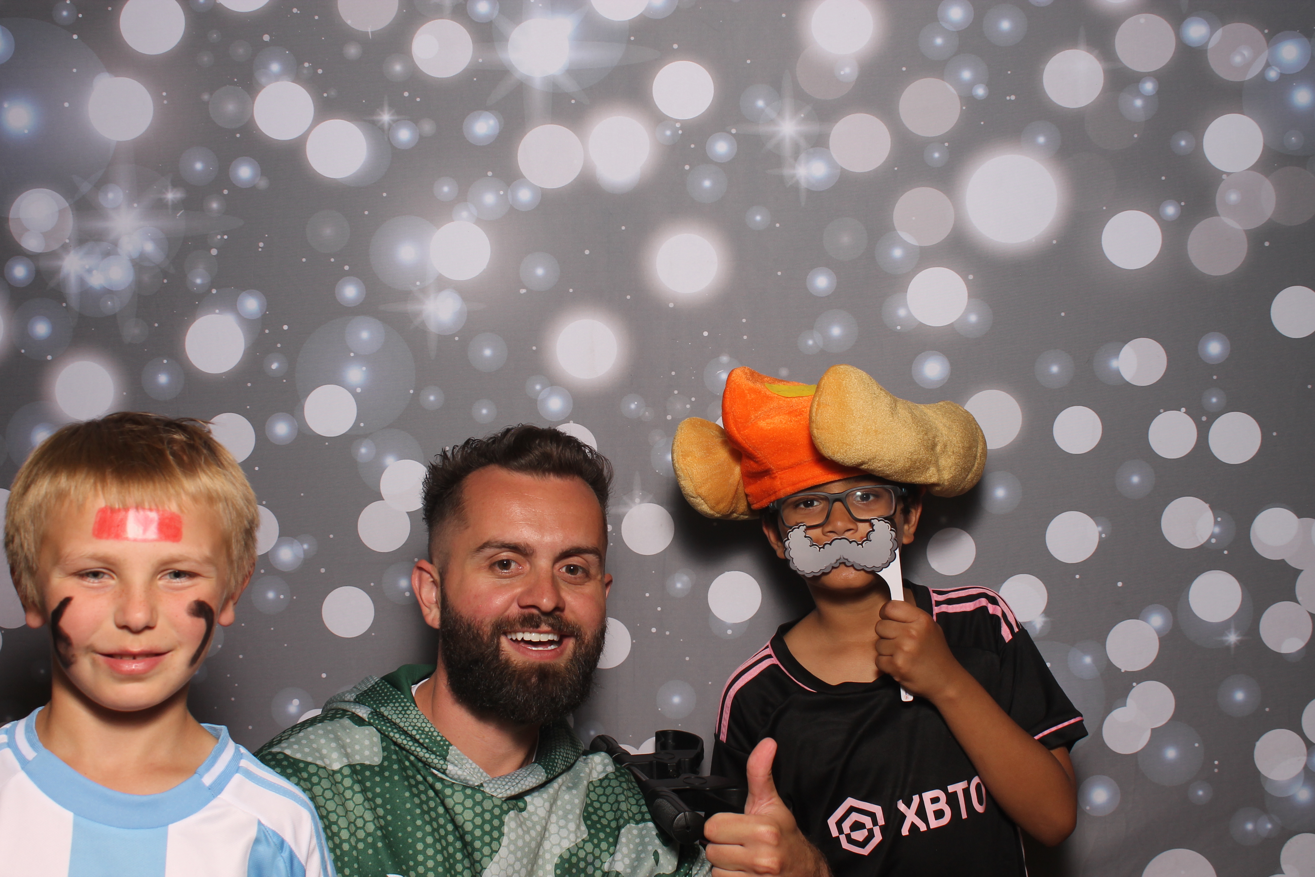 4th Grade Celebration | View more photos from the event at gallery.photoboothcincy.com/u/PhotoBoothCincy/4th-Grade-Celebration