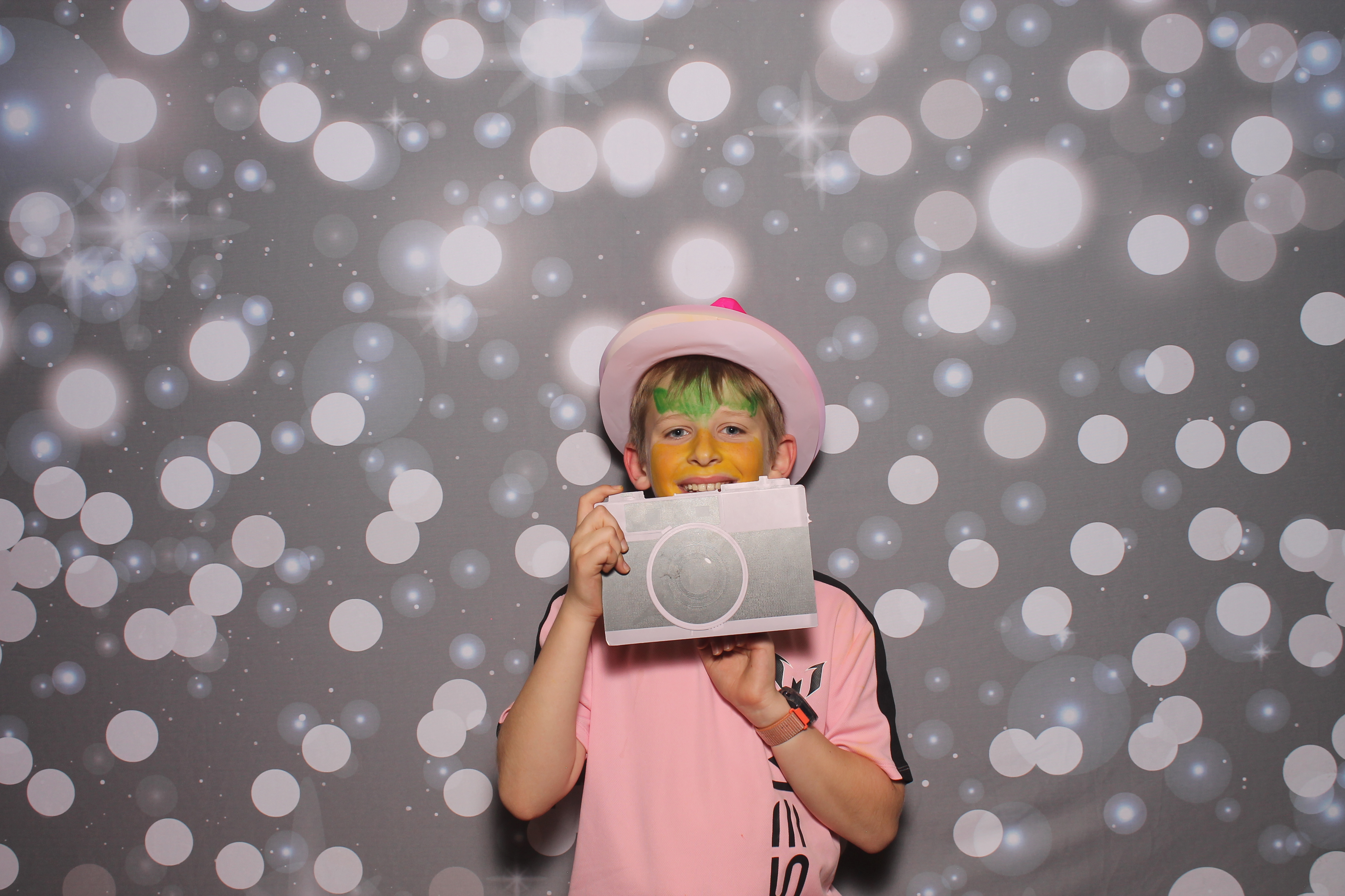 4th Grade Celebration | View more photos from the event at gallery.photoboothcincy.com/u/PhotoBoothCincy/4th-Grade-Celebration