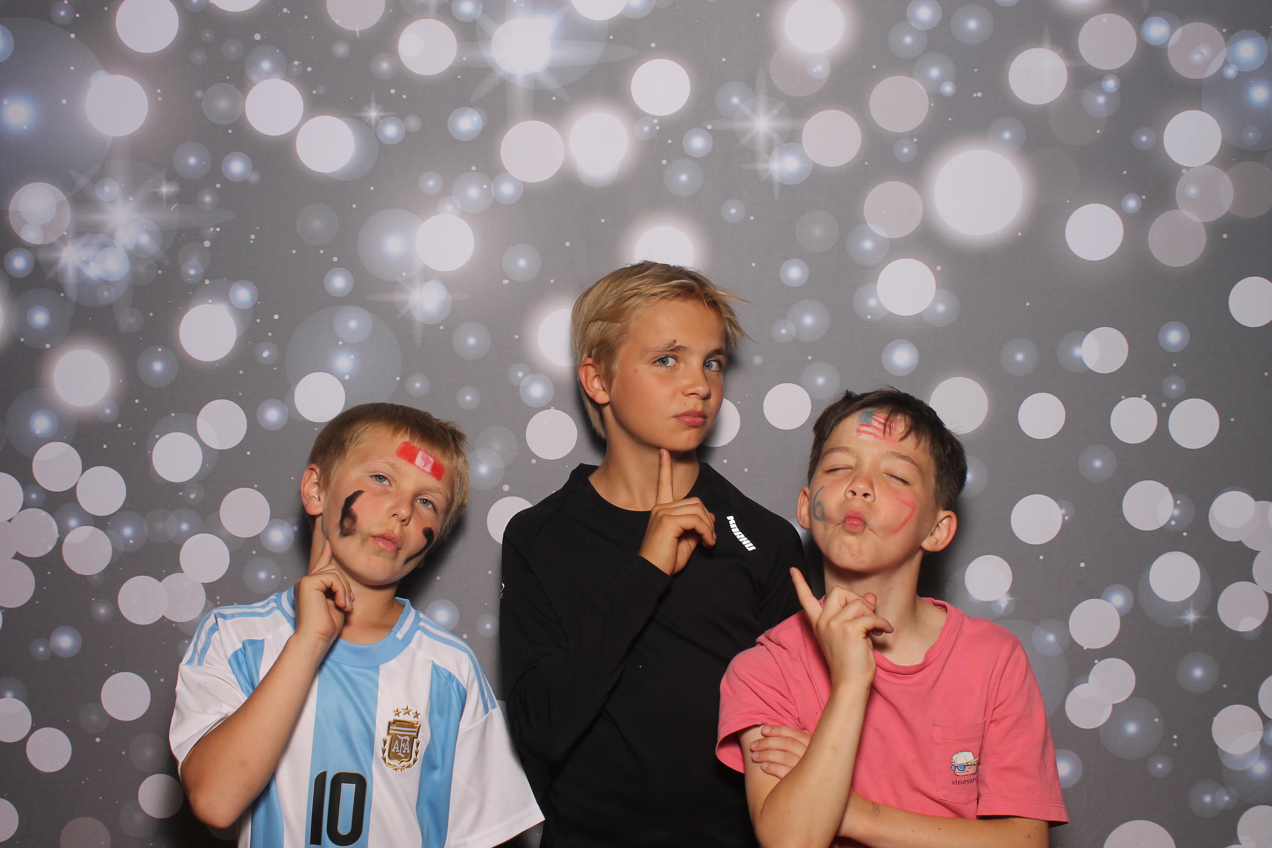 4th Grade Celebration | View more photos from the event at gallery.photoboothcincy.com/u/PhotoBoothCincy/4th-Grade-Celebration