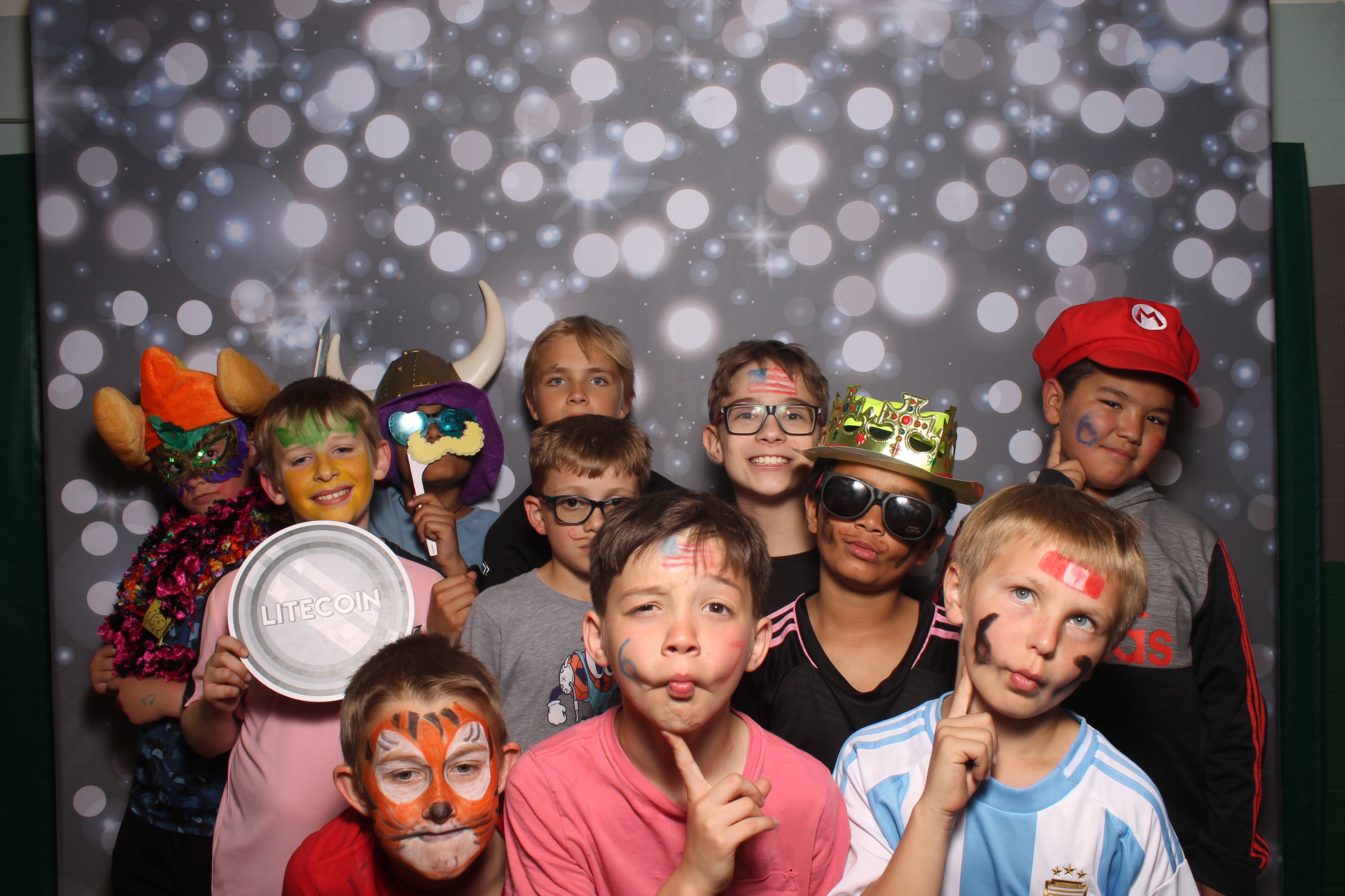 4th Grade Celebration | View more photos from the event at gallery.photoboothcincy.com/u/PhotoBoothCincy/4th-Grade-Celebration