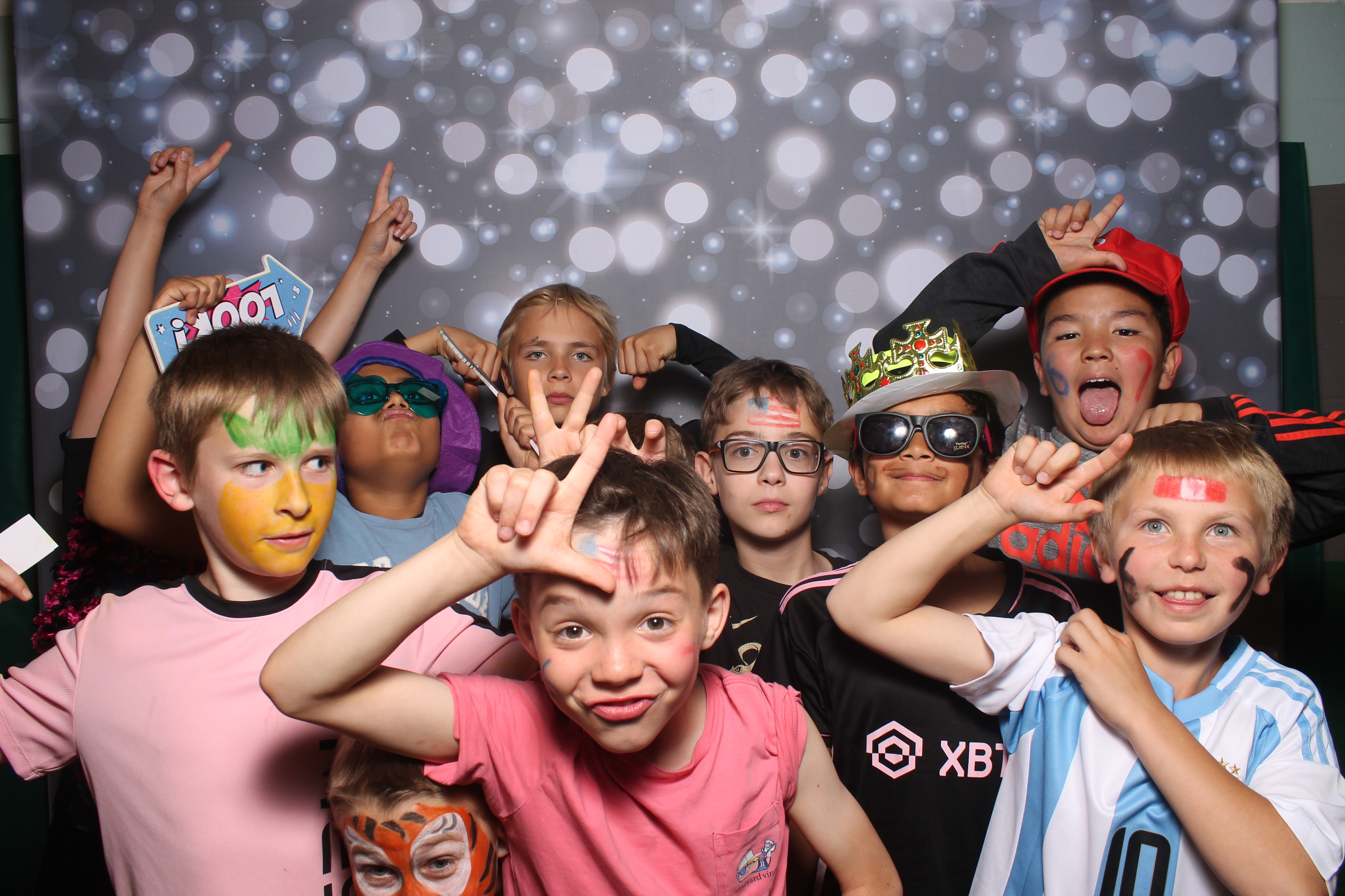 4th Grade Celebration | View more photos from the event at gallery.photoboothcincy.com/u/PhotoBoothCincy/4th-Grade-Celebration