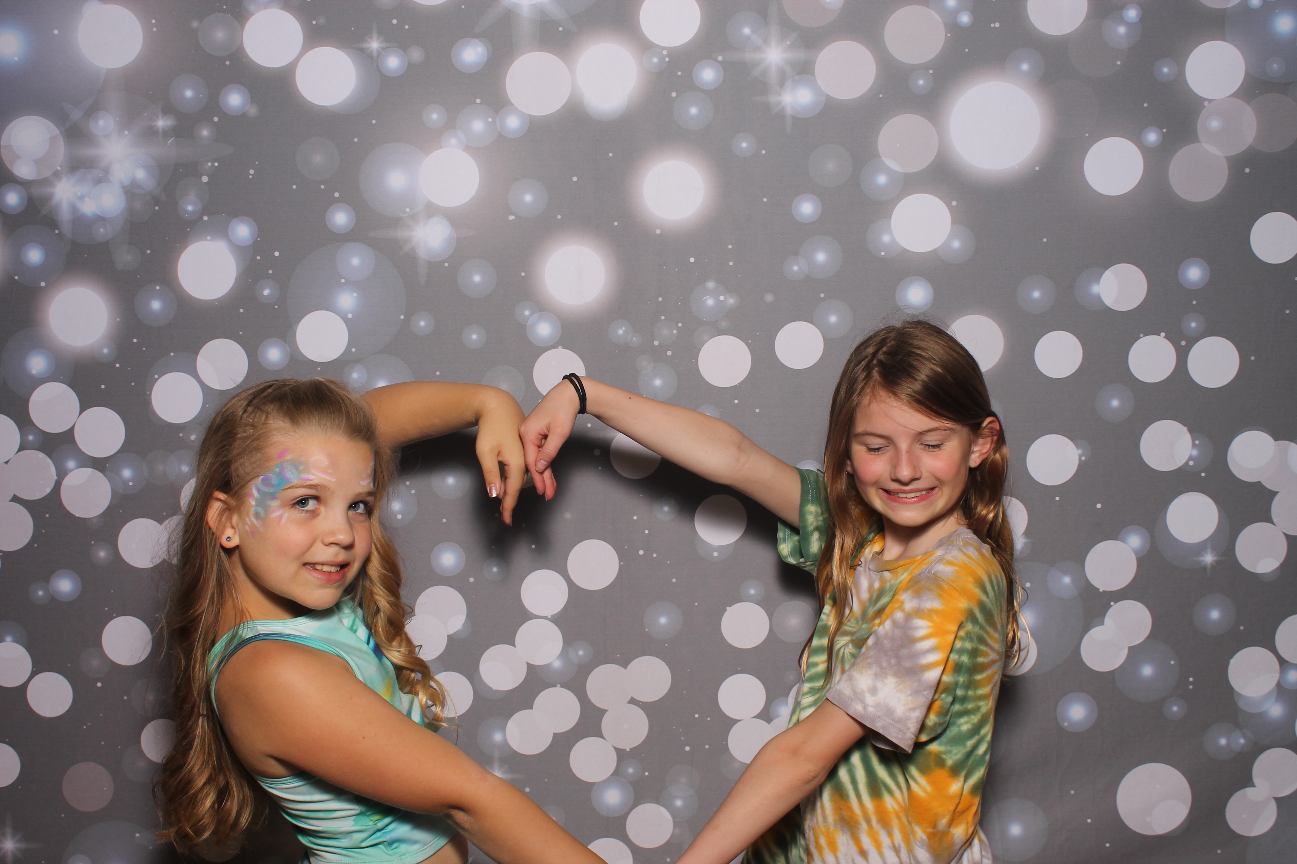 4th Grade Celebration | View more photos from the event at gallery.photoboothcincy.com/u/PhotoBoothCincy/4th-Grade-Celebration