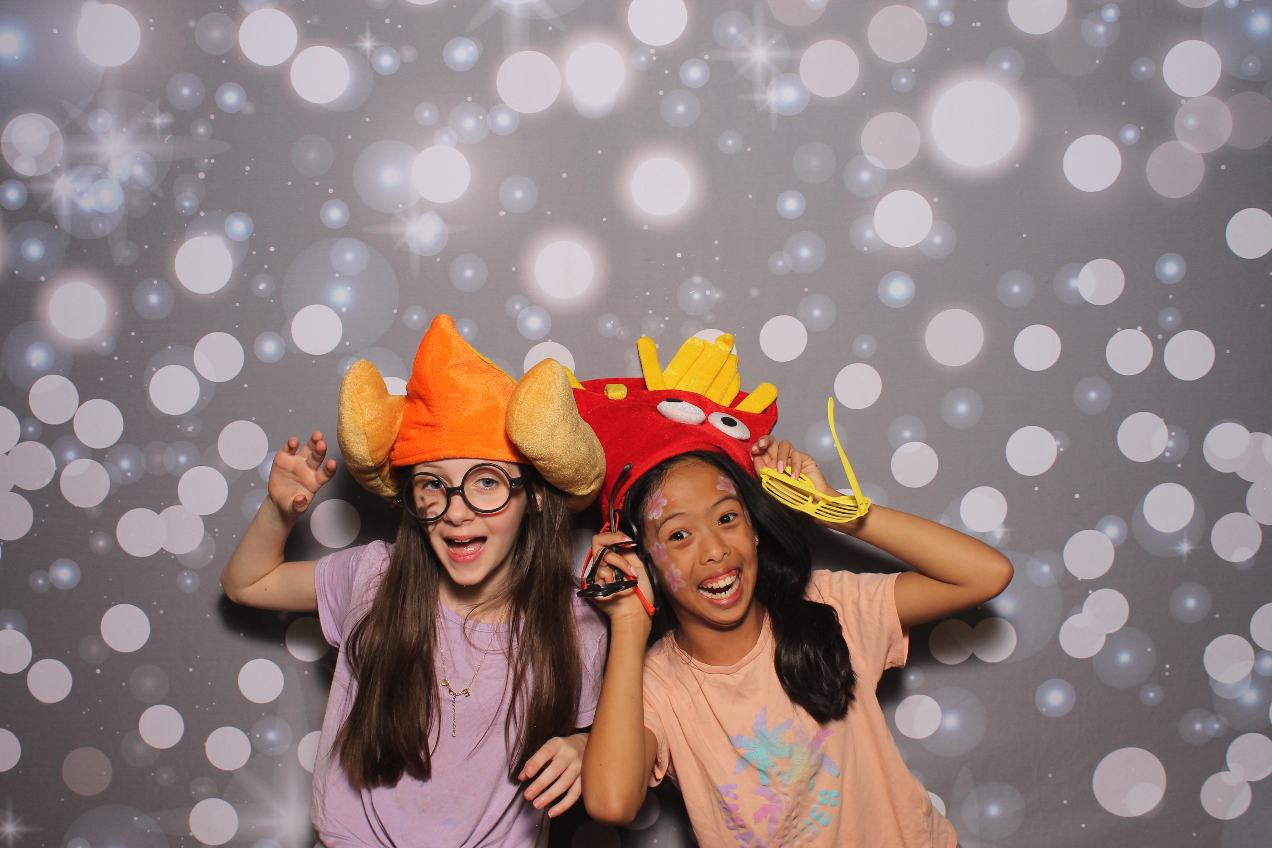 4th Grade Celebration | View more photos from the event at gallery.photoboothcincy.com/u/PhotoBoothCincy/4th-Grade-Celebration