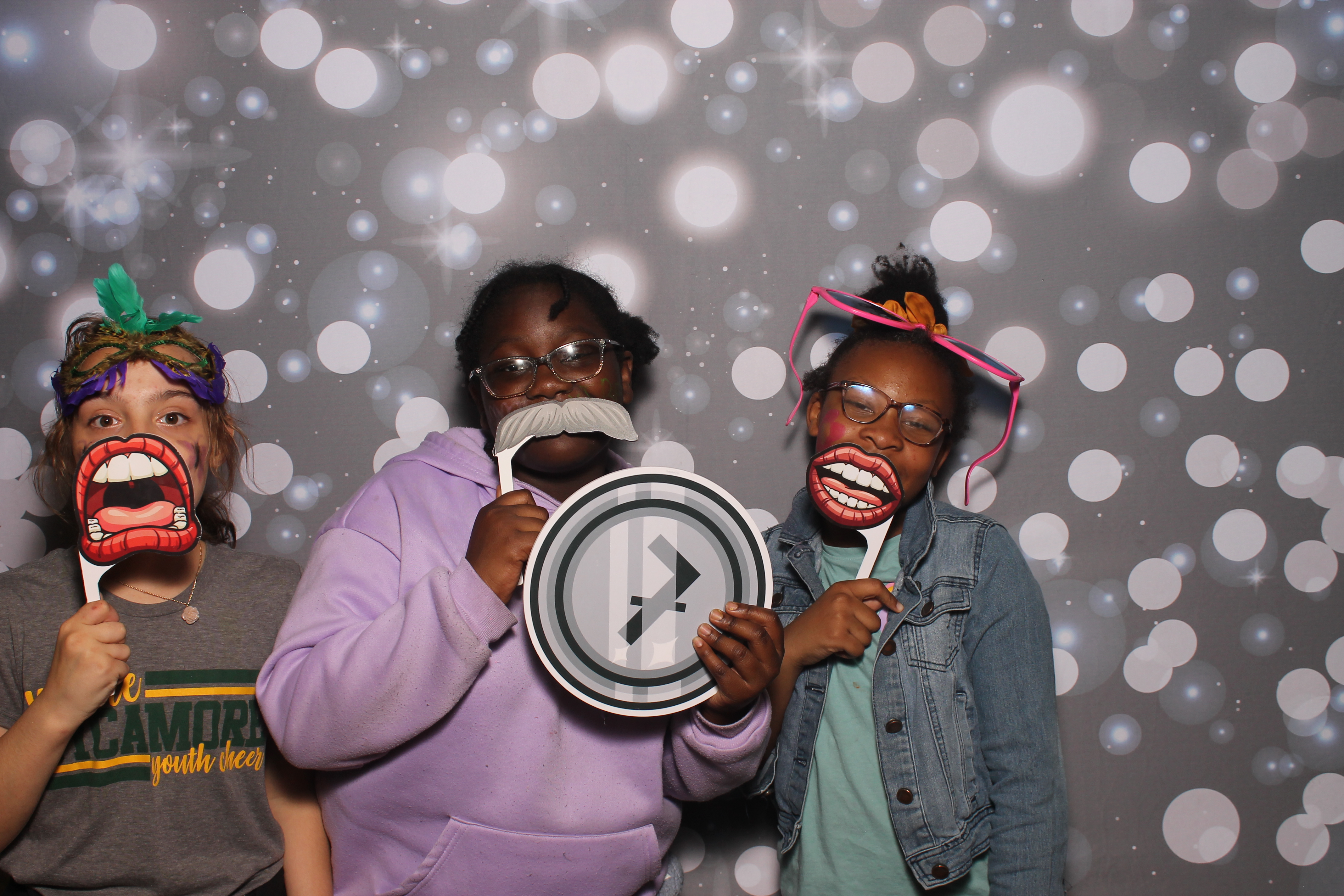 4th Grade Celebration | View more photos from the event at gallery.photoboothcincy.com/u/PhotoBoothCincy/4th-Grade-Celebration