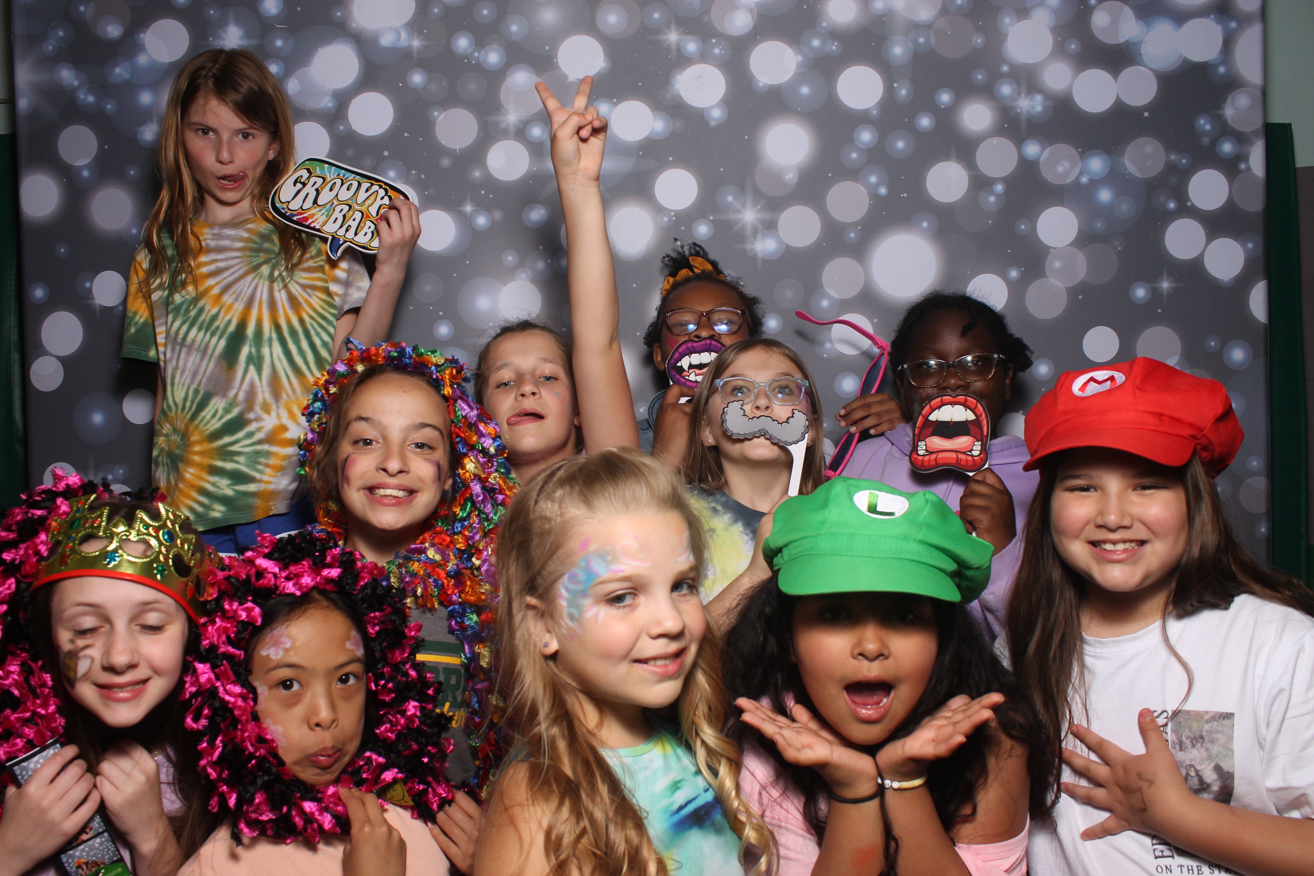 4th Grade Celebration | View more photos from the event at gallery.photoboothcincy.com/u/PhotoBoothCincy/4th-Grade-Celebration