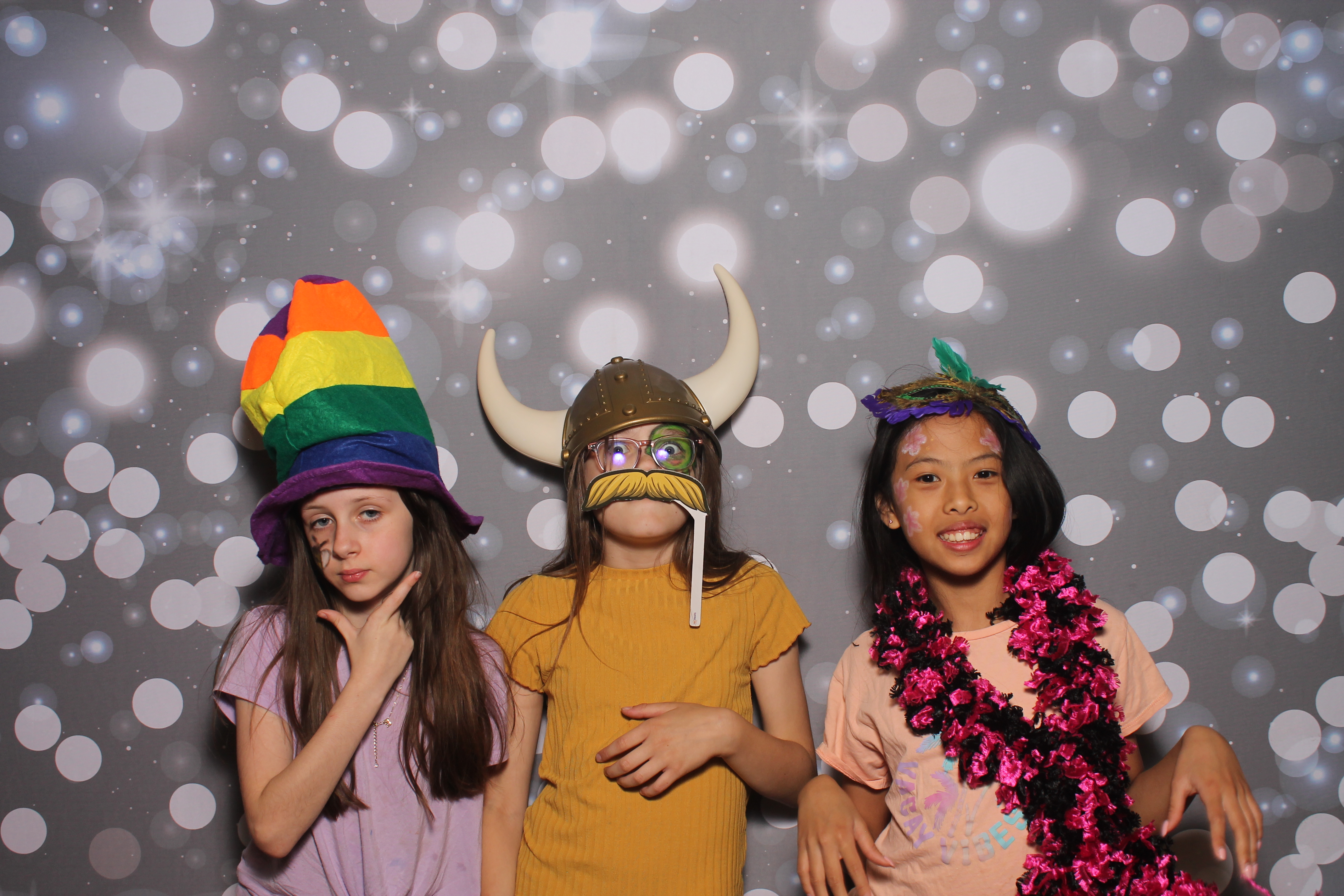 4th Grade Celebration | View more photos from the event at gallery.photoboothcincy.com/u/PhotoBoothCincy/4th-Grade-Celebration
