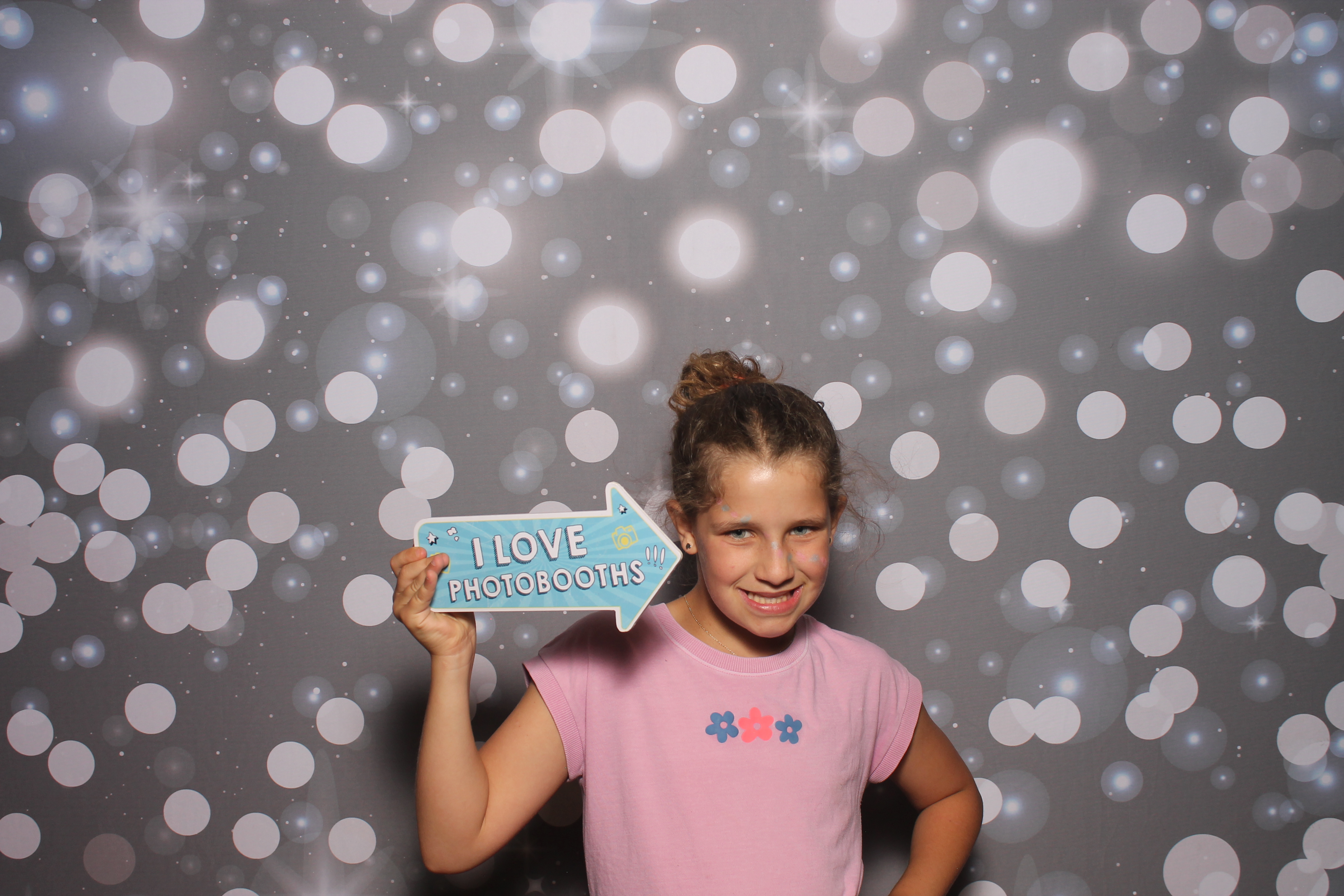 4th Grade Celebration | View more photos from the event at gallery.photoboothcincy.com/u/PhotoBoothCincy/4th-Grade-Celebration