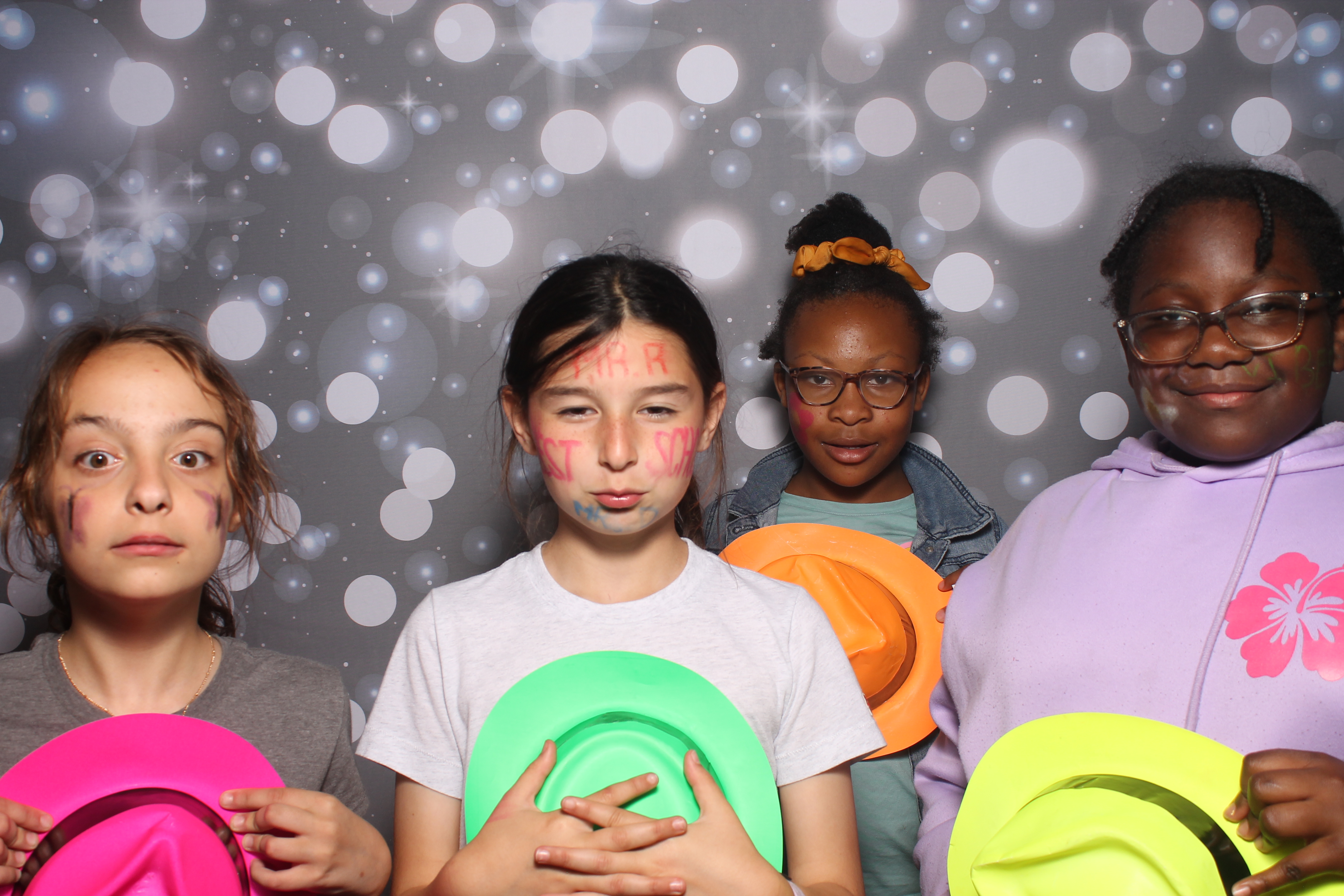4th Grade Celebration | View more photos from the event at gallery.photoboothcincy.com/u/PhotoBoothCincy/4th-Grade-Celebration