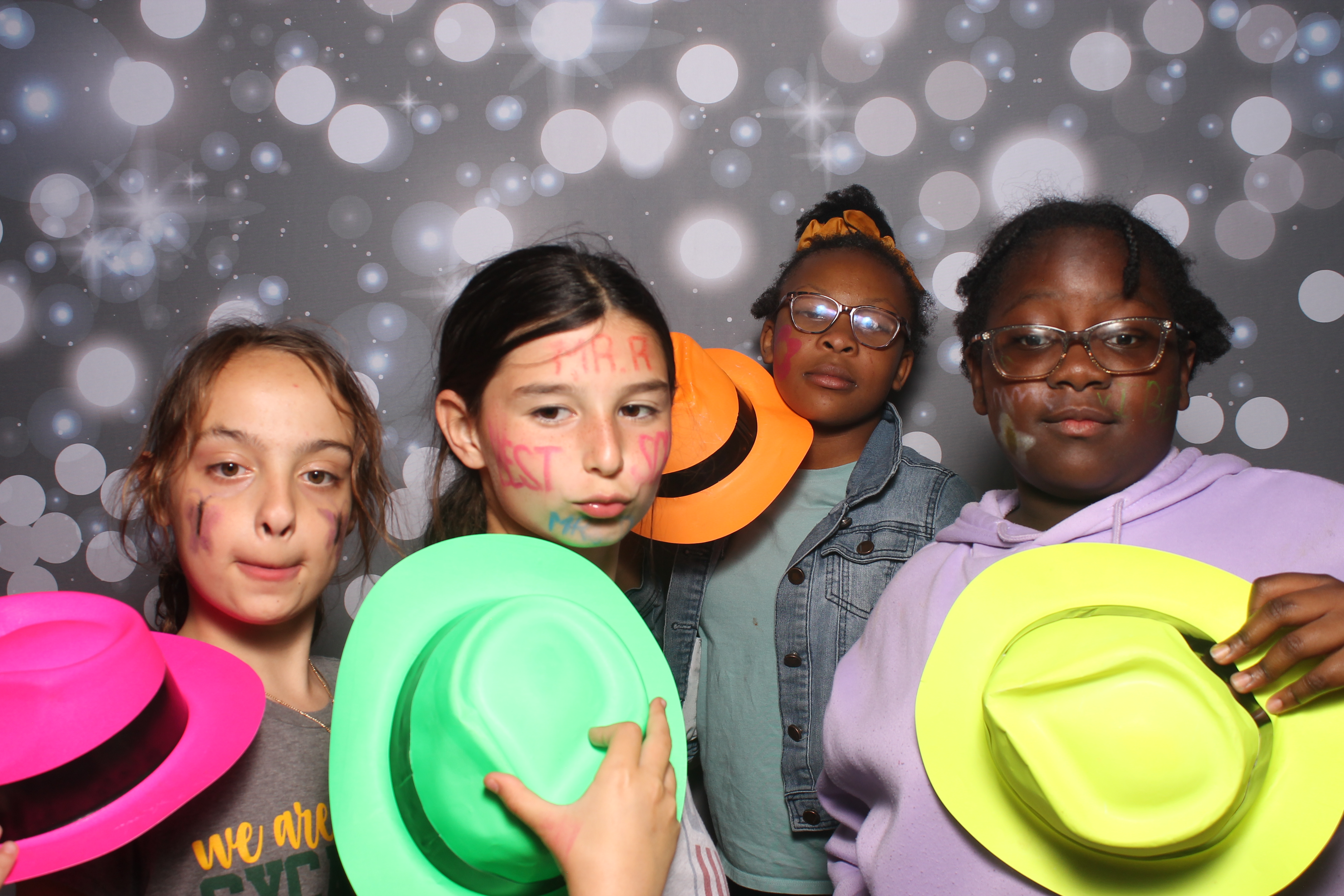 4th Grade Celebration | View more photos from the event at gallery.photoboothcincy.com/u/PhotoBoothCincy/4th-Grade-Celebration