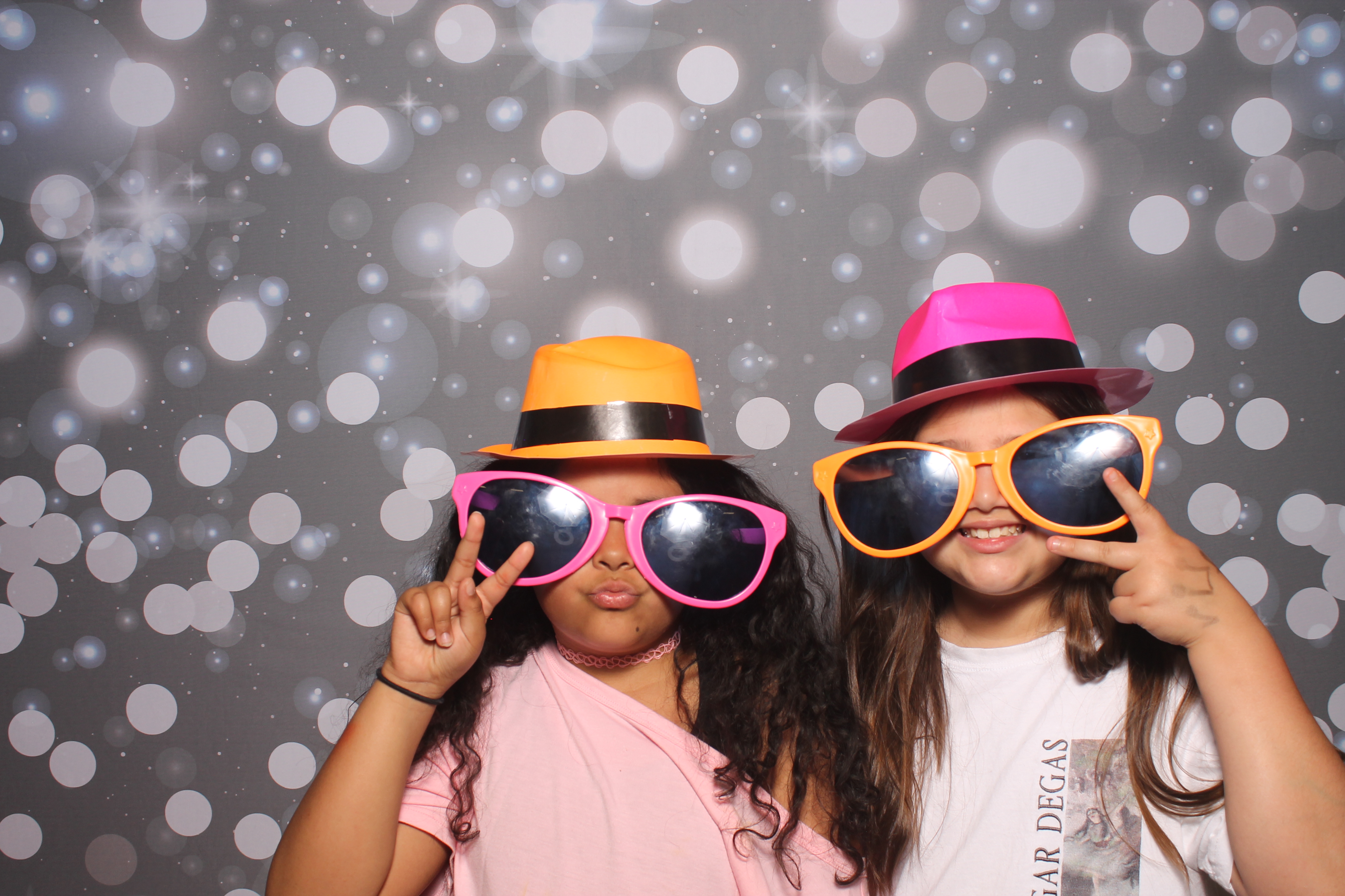 4th Grade Celebration | View more photos from the event at gallery.photoboothcincy.com/u/PhotoBoothCincy/4th-Grade-Celebration