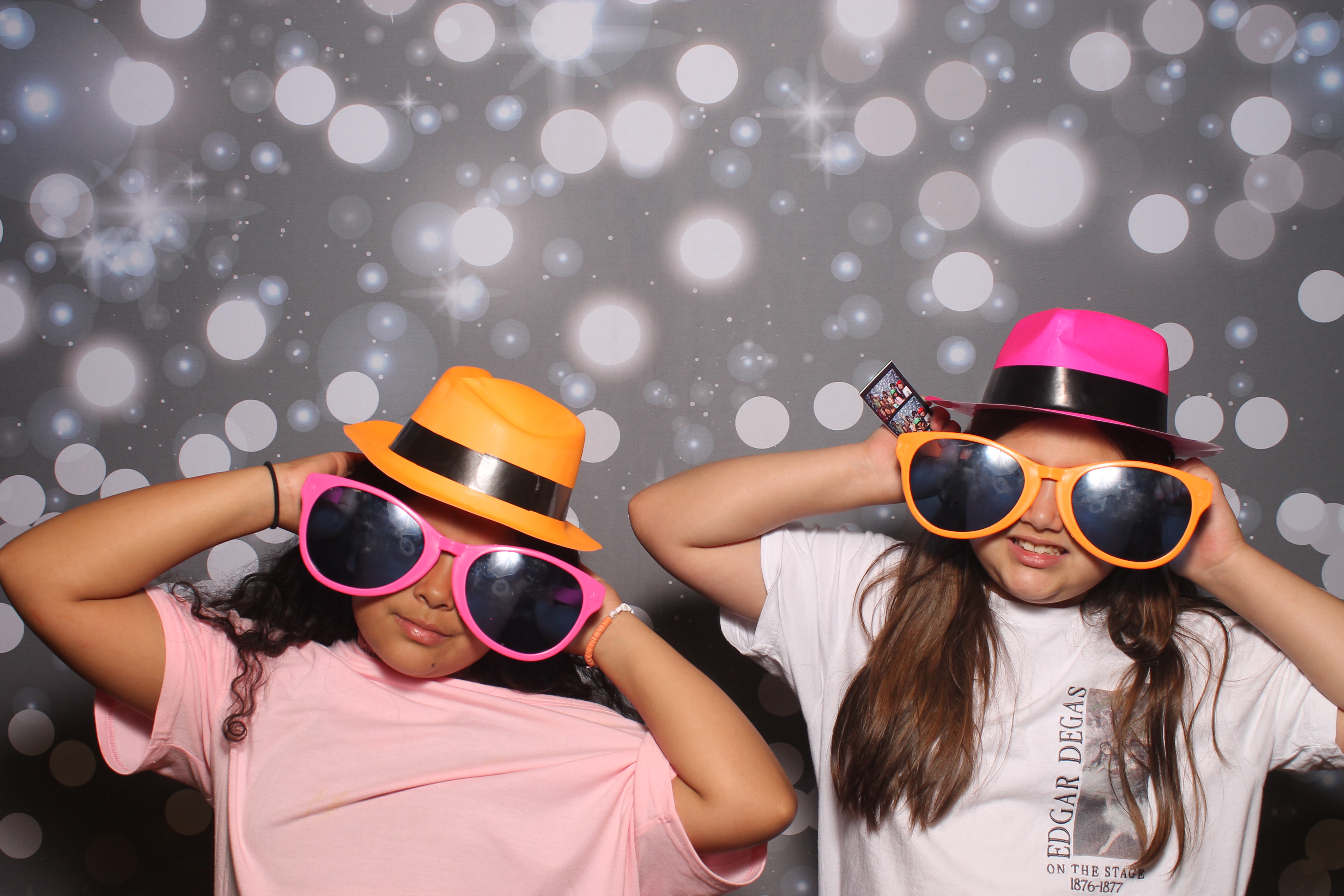 4th Grade Celebration | View more photos from the event at gallery.photoboothcincy.com/u/PhotoBoothCincy/4th-Grade-Celebration