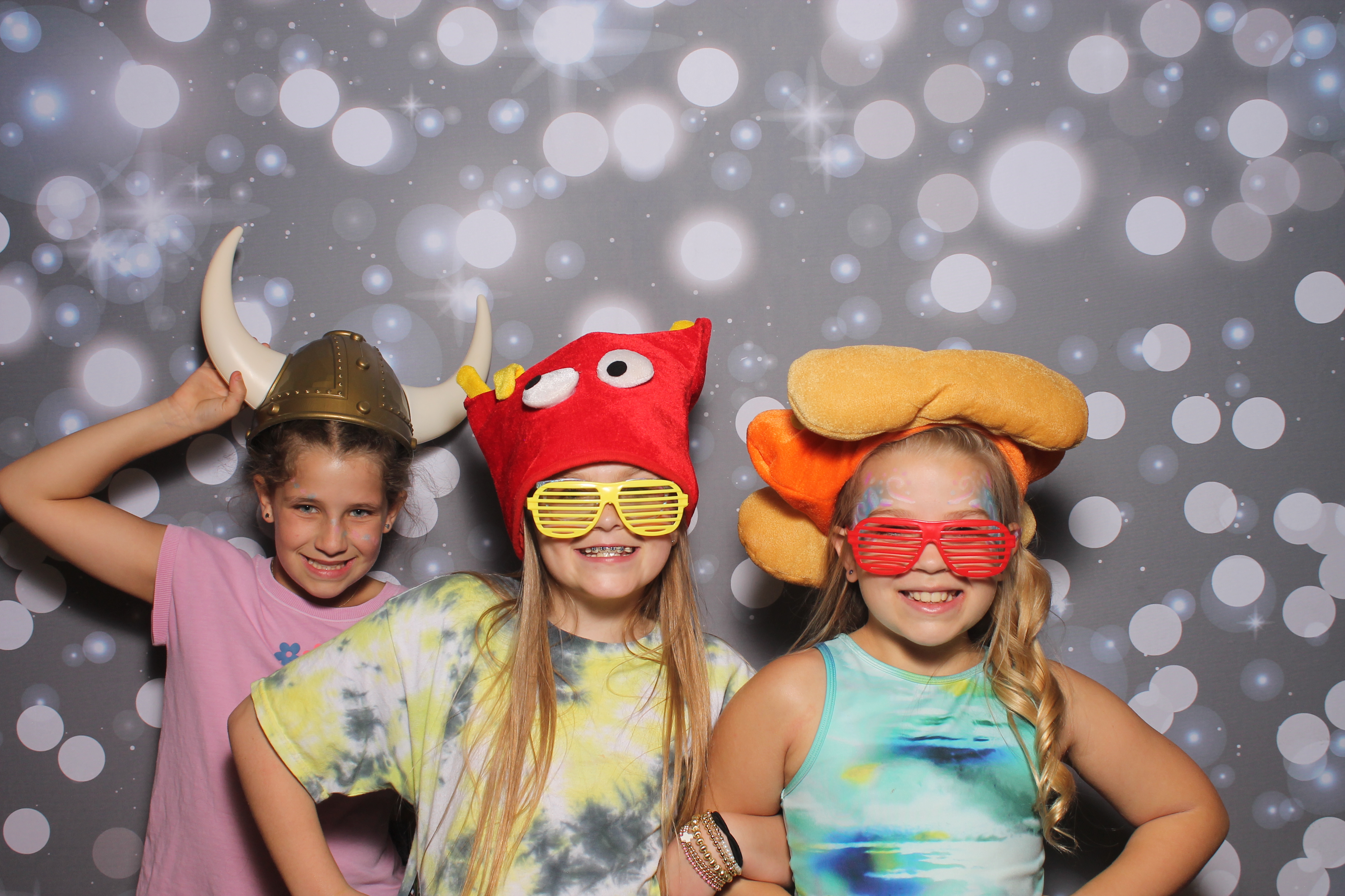 4th Grade Celebration | View more photos from the event at gallery.photoboothcincy.com/u/PhotoBoothCincy/4th-Grade-Celebration