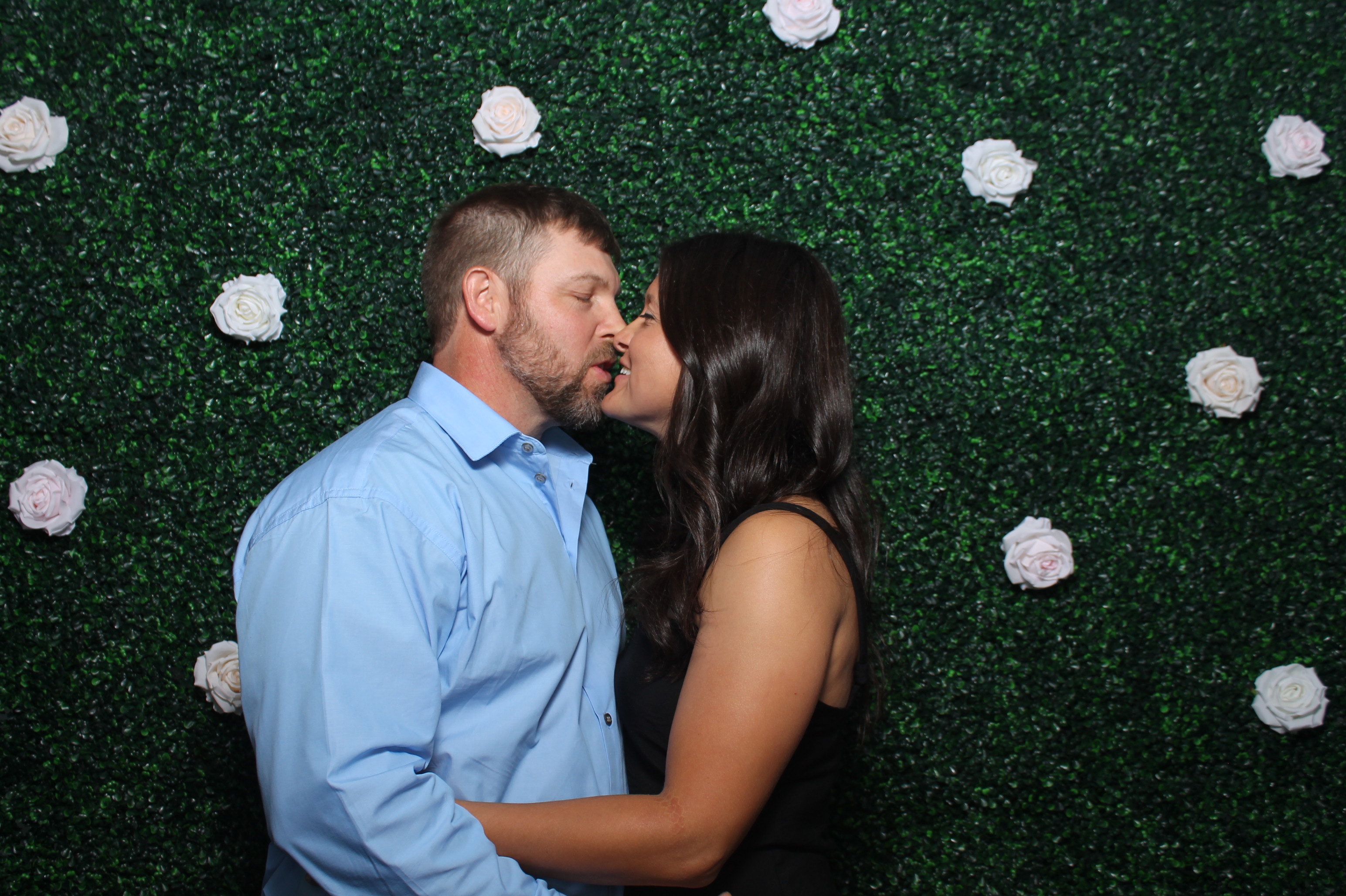 Aaron & Taylor | View more photos from the event at gallery.photoboothcincy.com/u/PhotoBoothCincy/Aaron-Taylor