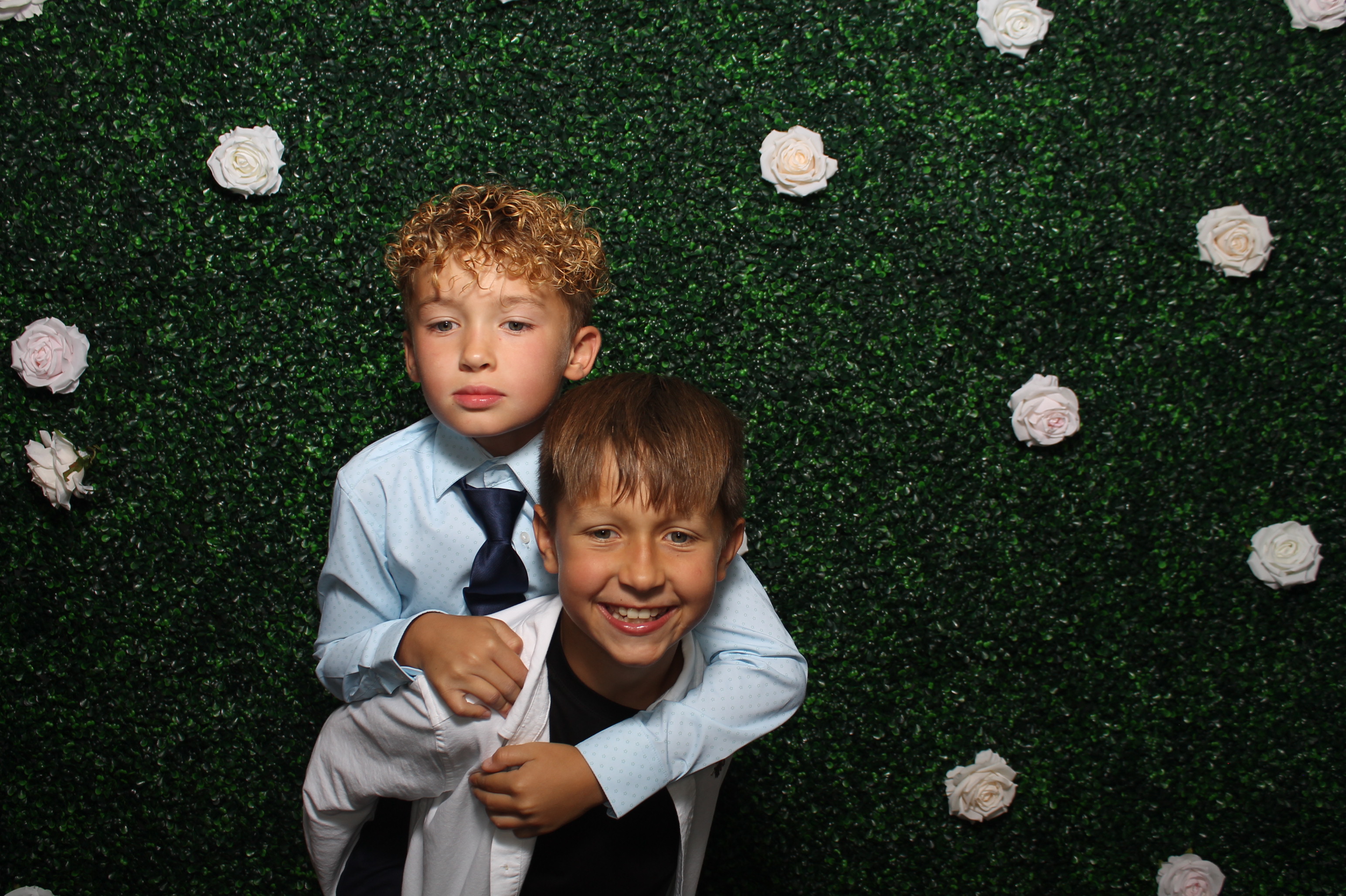 Aaron & Taylor | View more photos from the event at gallery.photoboothcincy.com/u/PhotoBoothCincy/Aaron-Taylor