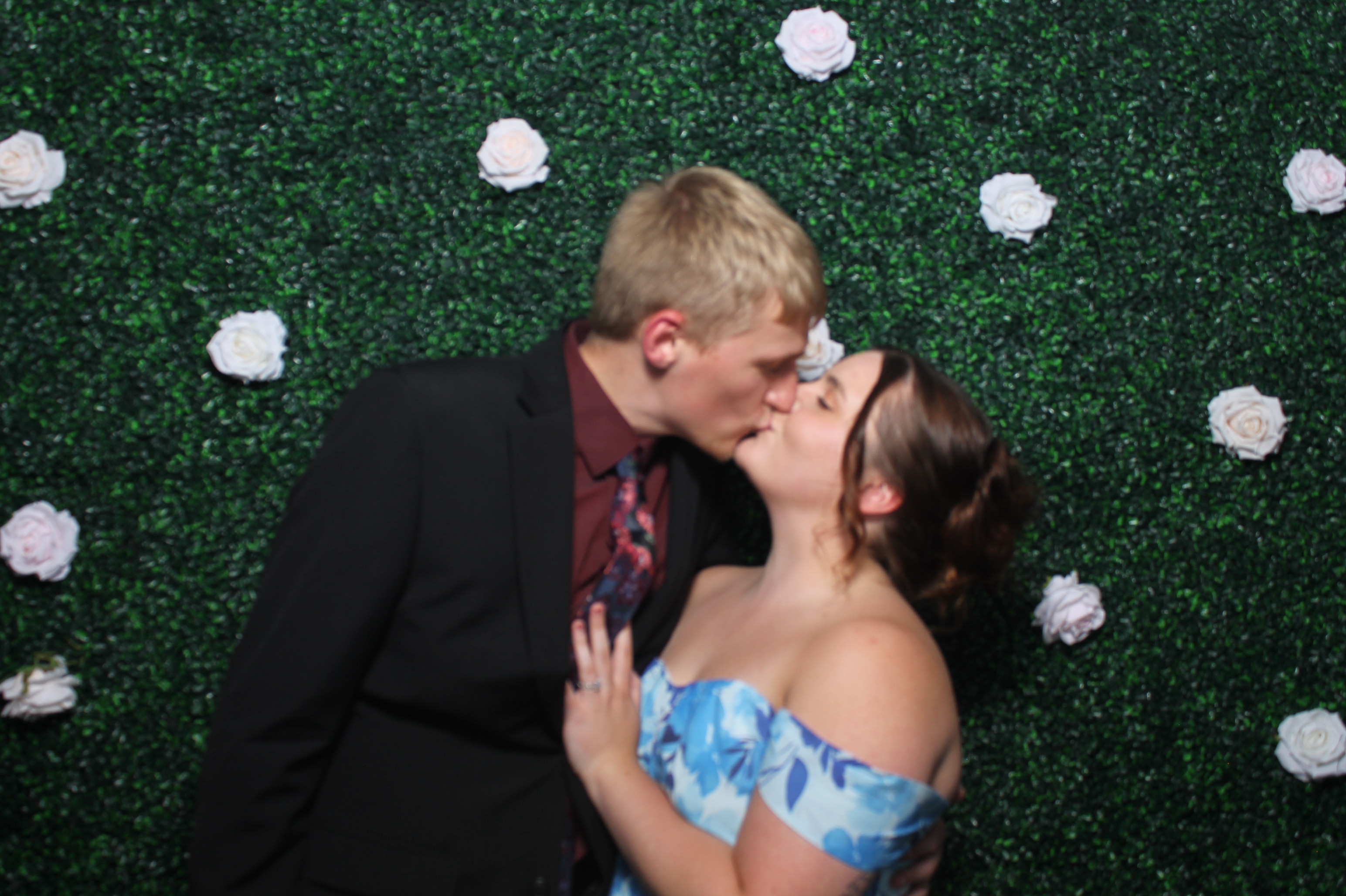 Aaron & Taylor | View more photos from the event at gallery.photoboothcincy.com/u/PhotoBoothCincy/Aaron-Taylor