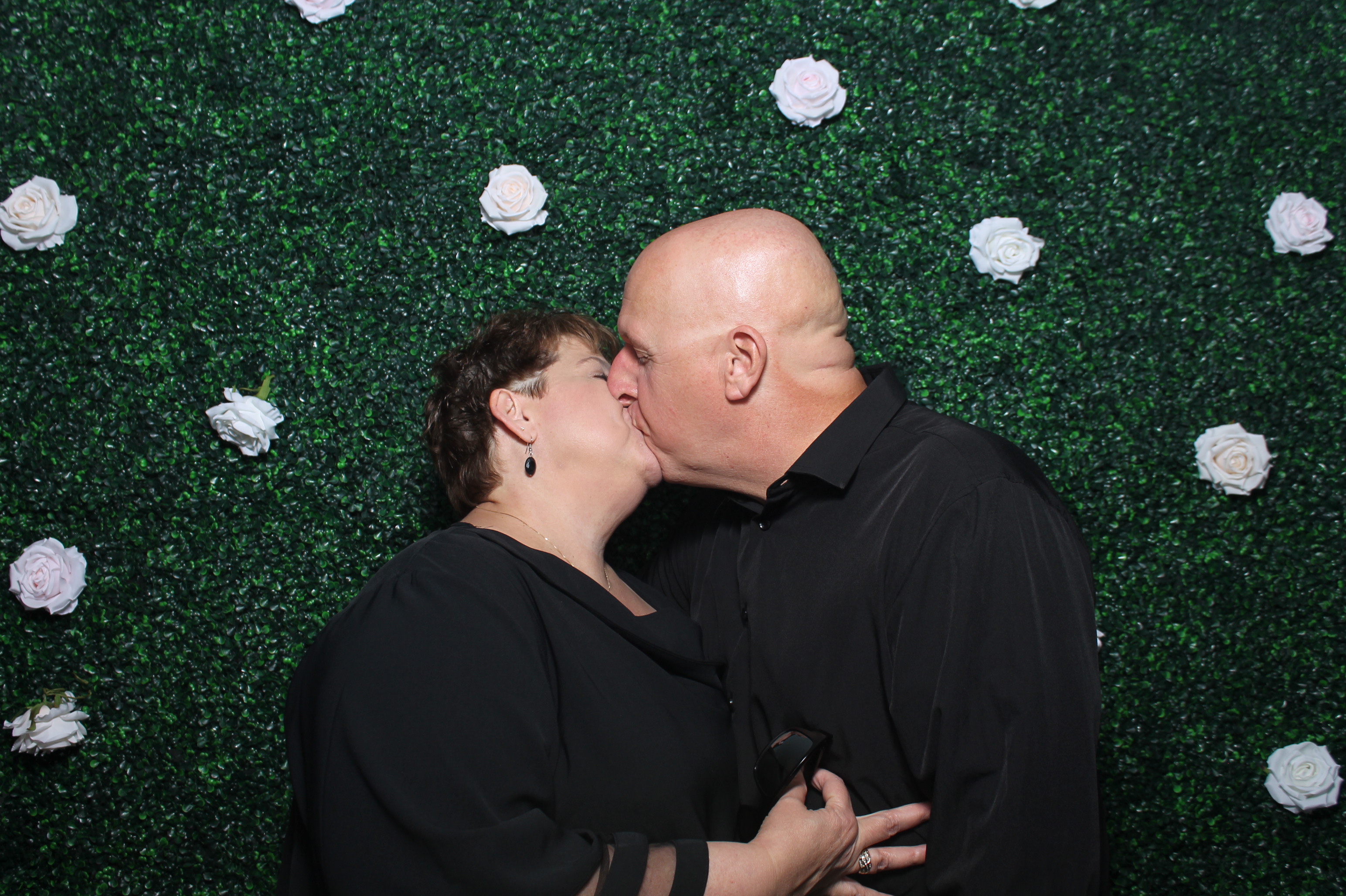 Aaron & Taylor | View more photos from the event at gallery.photoboothcincy.com/u/PhotoBoothCincy/Aaron-Taylor
