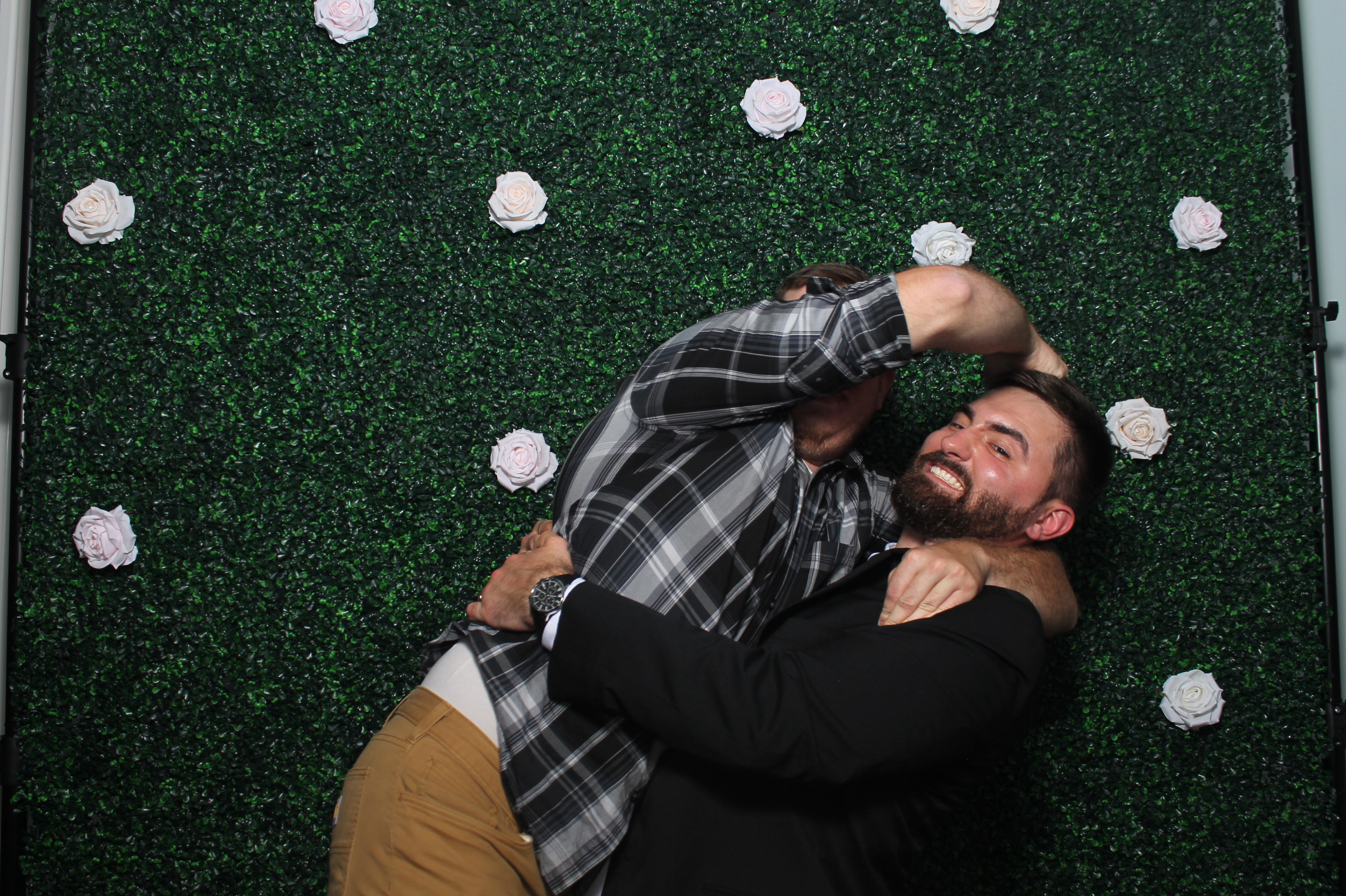 Aaron & Taylor | View more photos from the event at gallery.photoboothcincy.com/u/PhotoBoothCincy/Aaron-Taylor