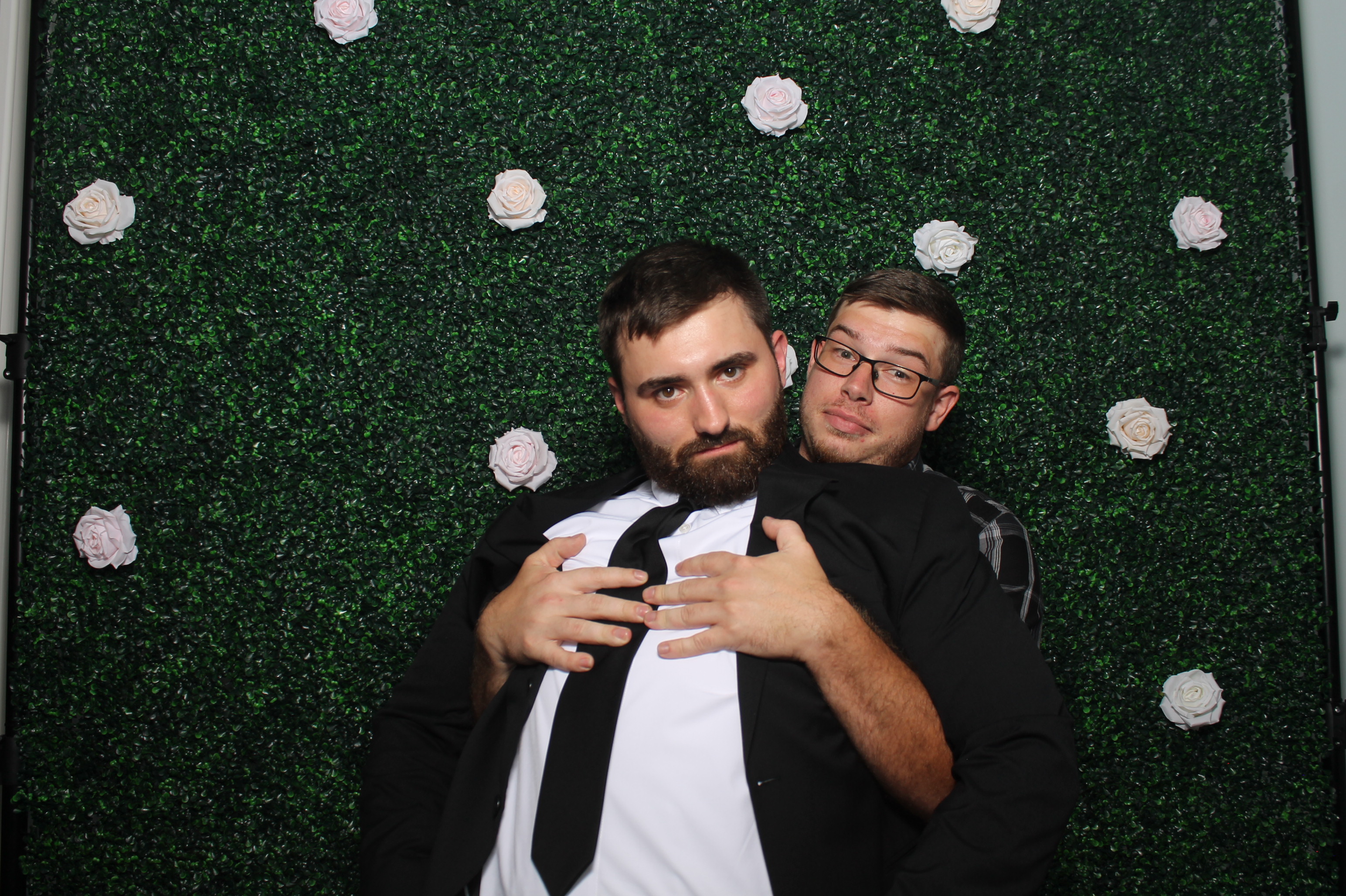 Aaron & Taylor | View more photos from the event at gallery.photoboothcincy.com/u/PhotoBoothCincy/Aaron-Taylor