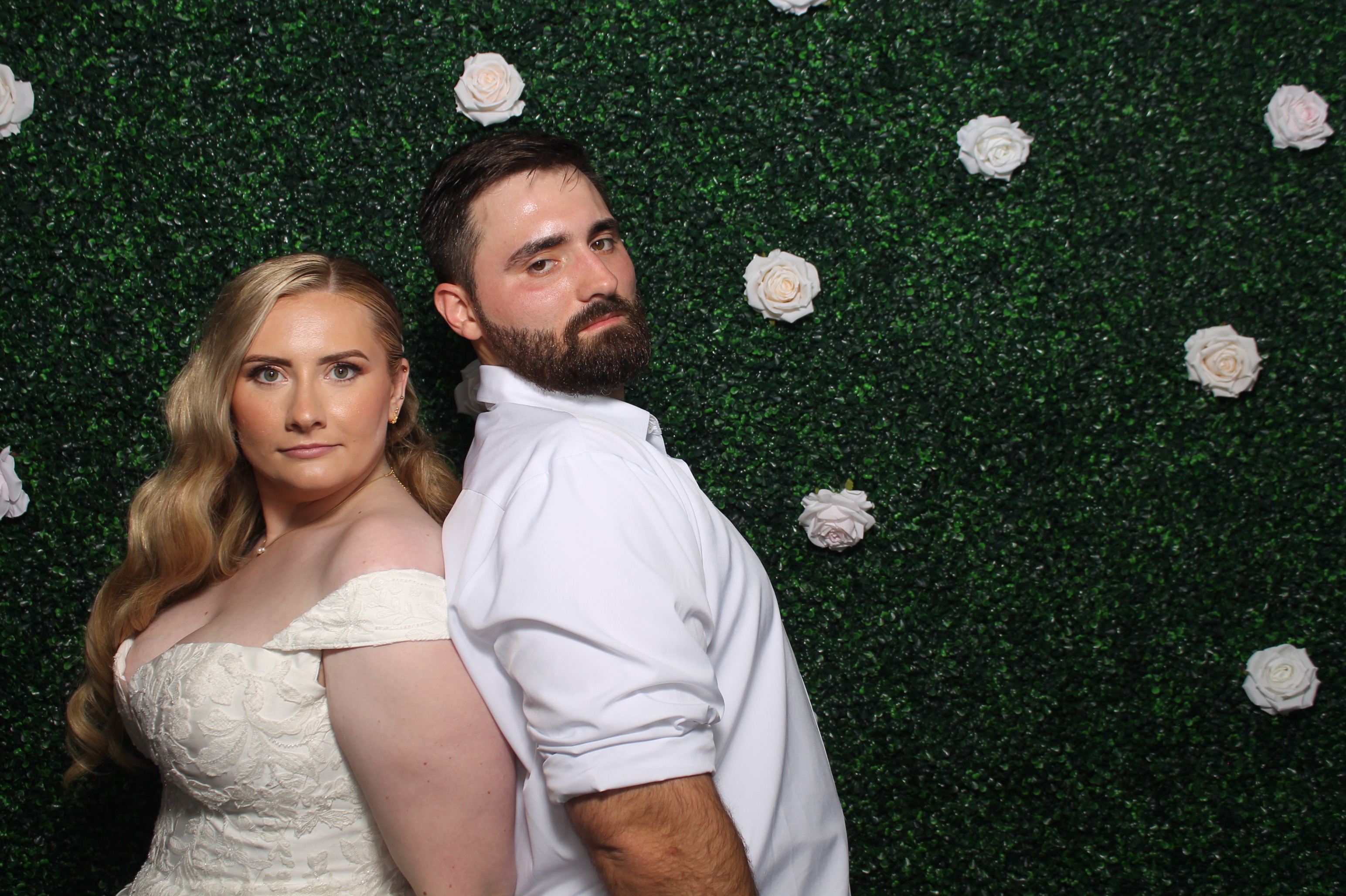 Aaron & Taylor | View more photos from the event at gallery.photoboothcincy.com/u/PhotoBoothCincy/Aaron-Taylor