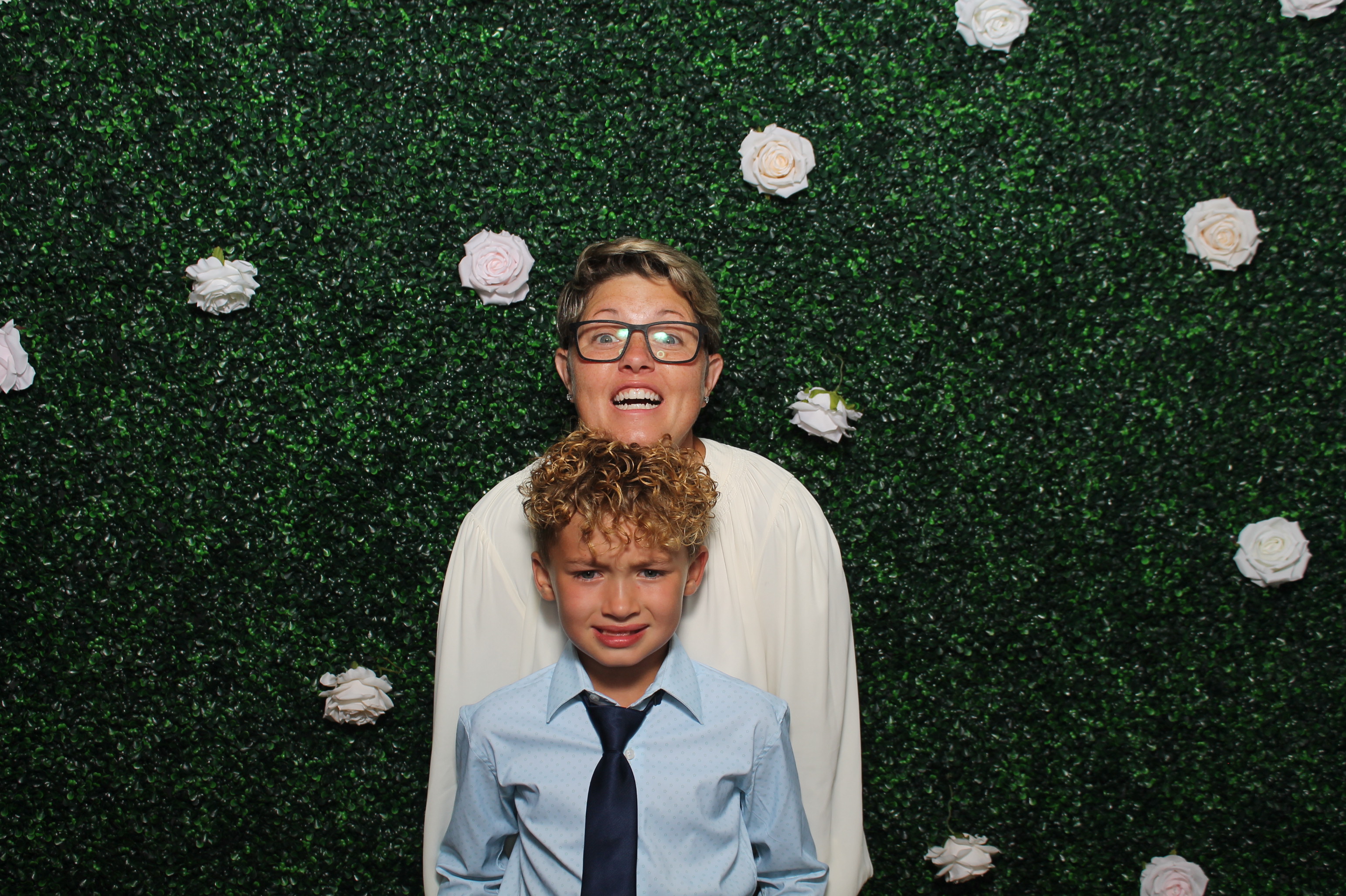 Aaron & Taylor | View more photos from the event at gallery.photoboothcincy.com/u/PhotoBoothCincy/Aaron-Taylor