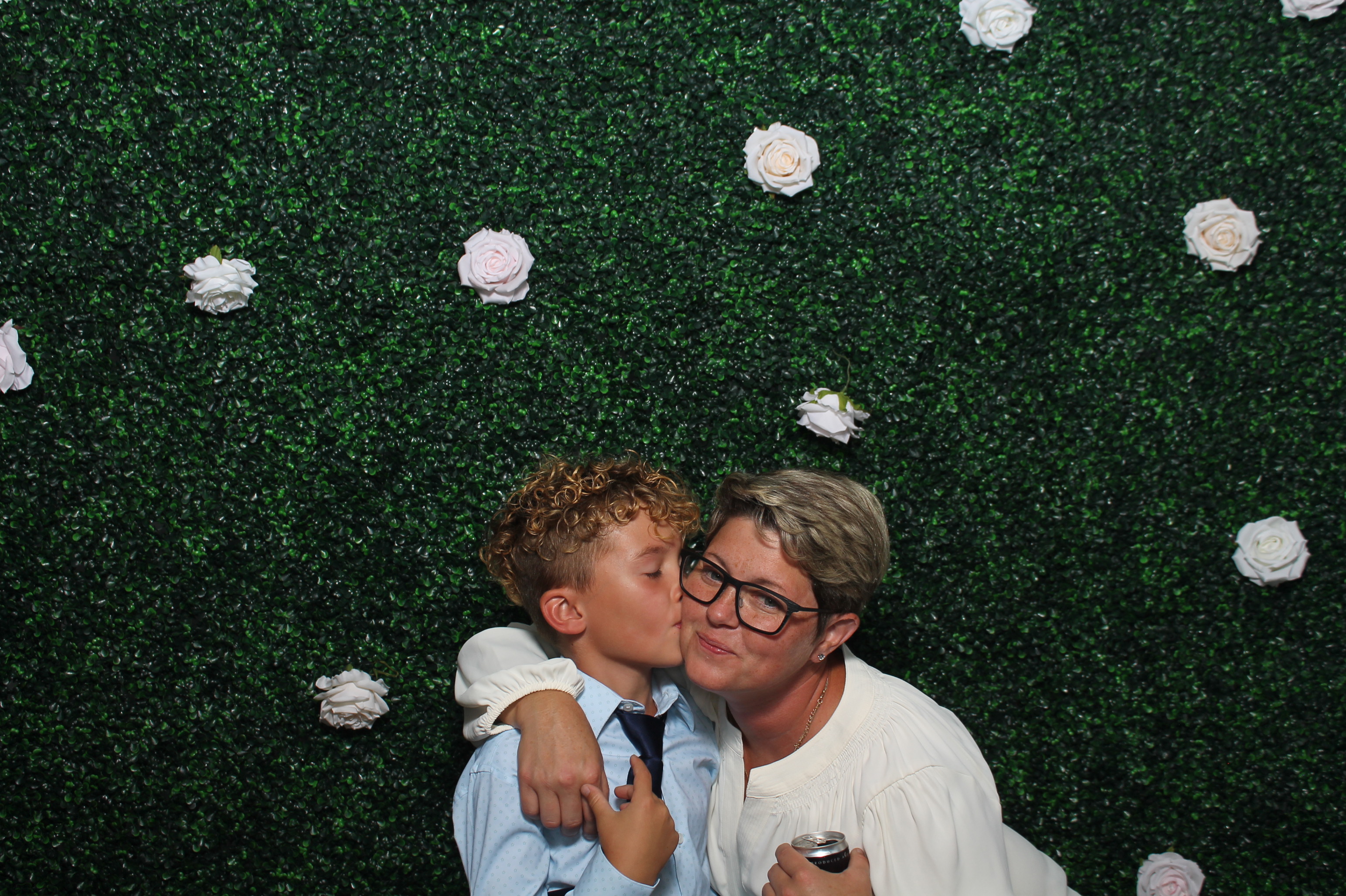 Aaron & Taylor | View more photos from the event at gallery.photoboothcincy.com/u/PhotoBoothCincy/Aaron-Taylor