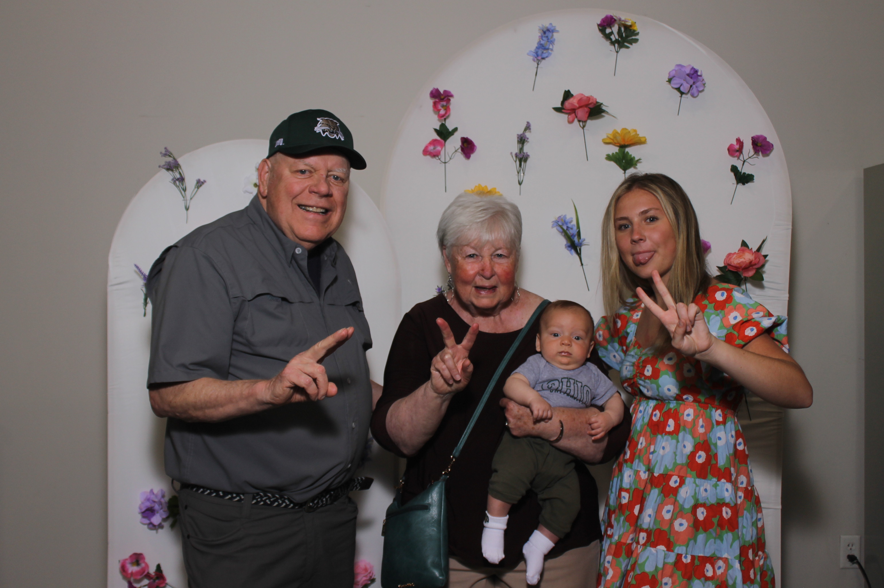 Aliana & Cloey's Grad Party | View more photos from the event at gallery.photoboothcincy.com/u/PhotoBoothCincy/Aliana-Cloeys-Grad-Party