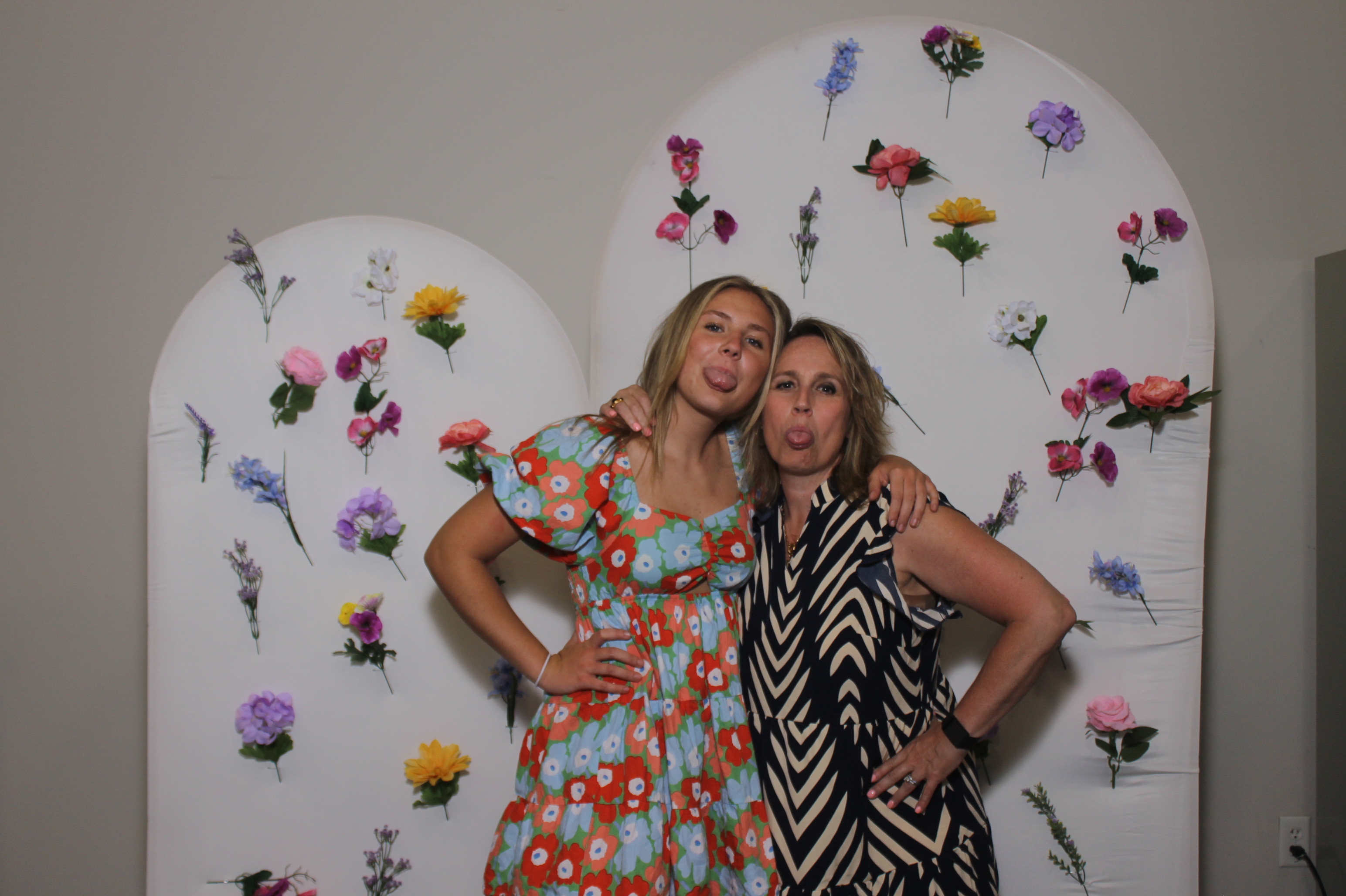 Aliana & Cloey's Grad Party | View more photos from the event at gallery.photoboothcincy.com/u/PhotoBoothCincy/Aliana-Cloeys-Grad-Party