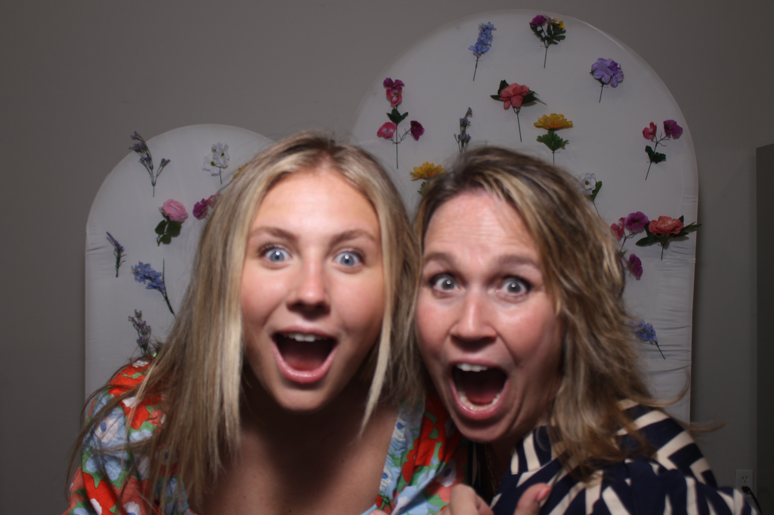 Aliana & Cloey's Grad Party | View more photos from the event at gallery.photoboothcincy.com/u/PhotoBoothCincy/Aliana-Cloeys-Grad-Party